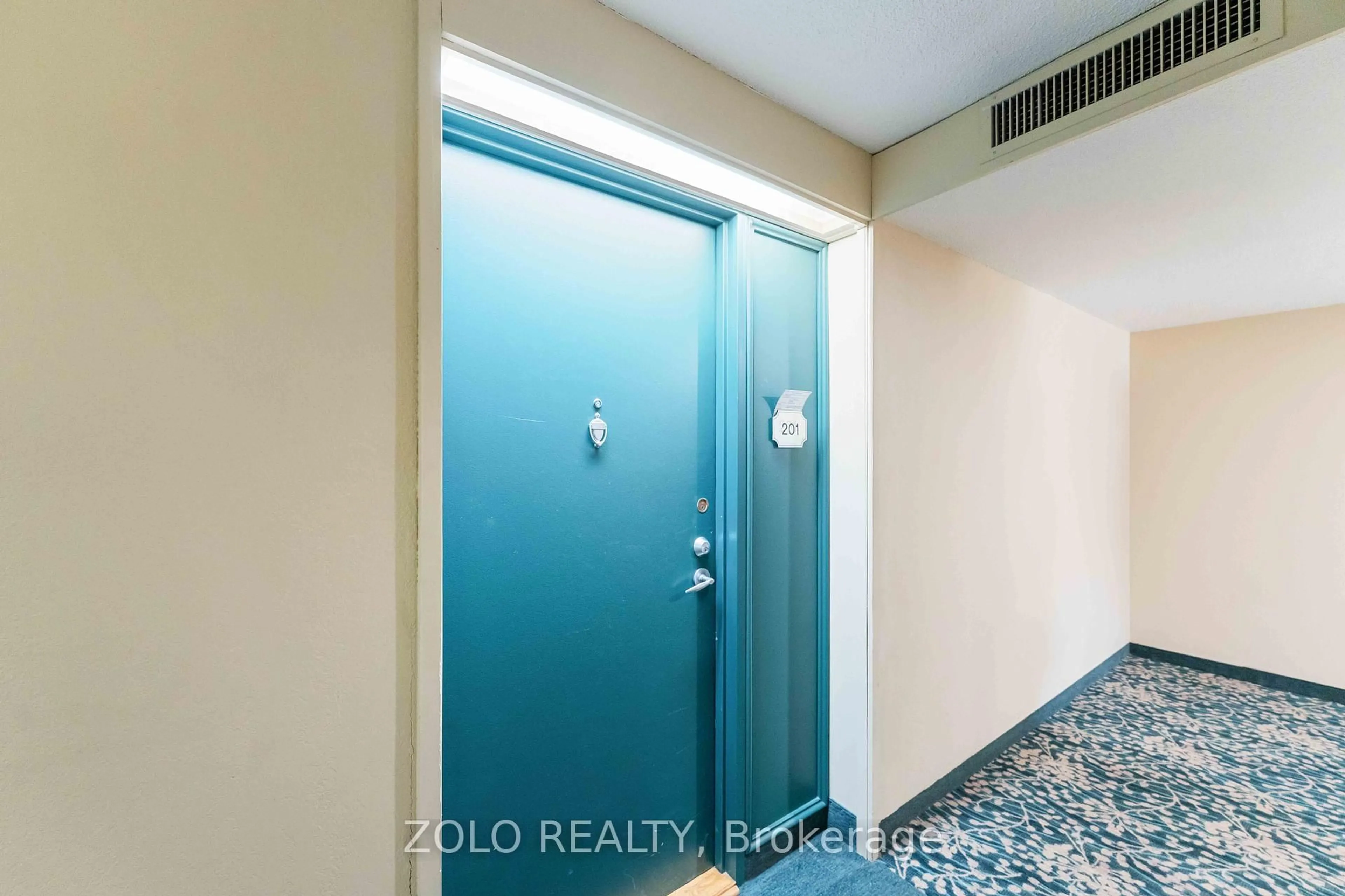 Indoor entryway for 415 Greenview Ave #201, Ottawa Ontario K2B 8G5