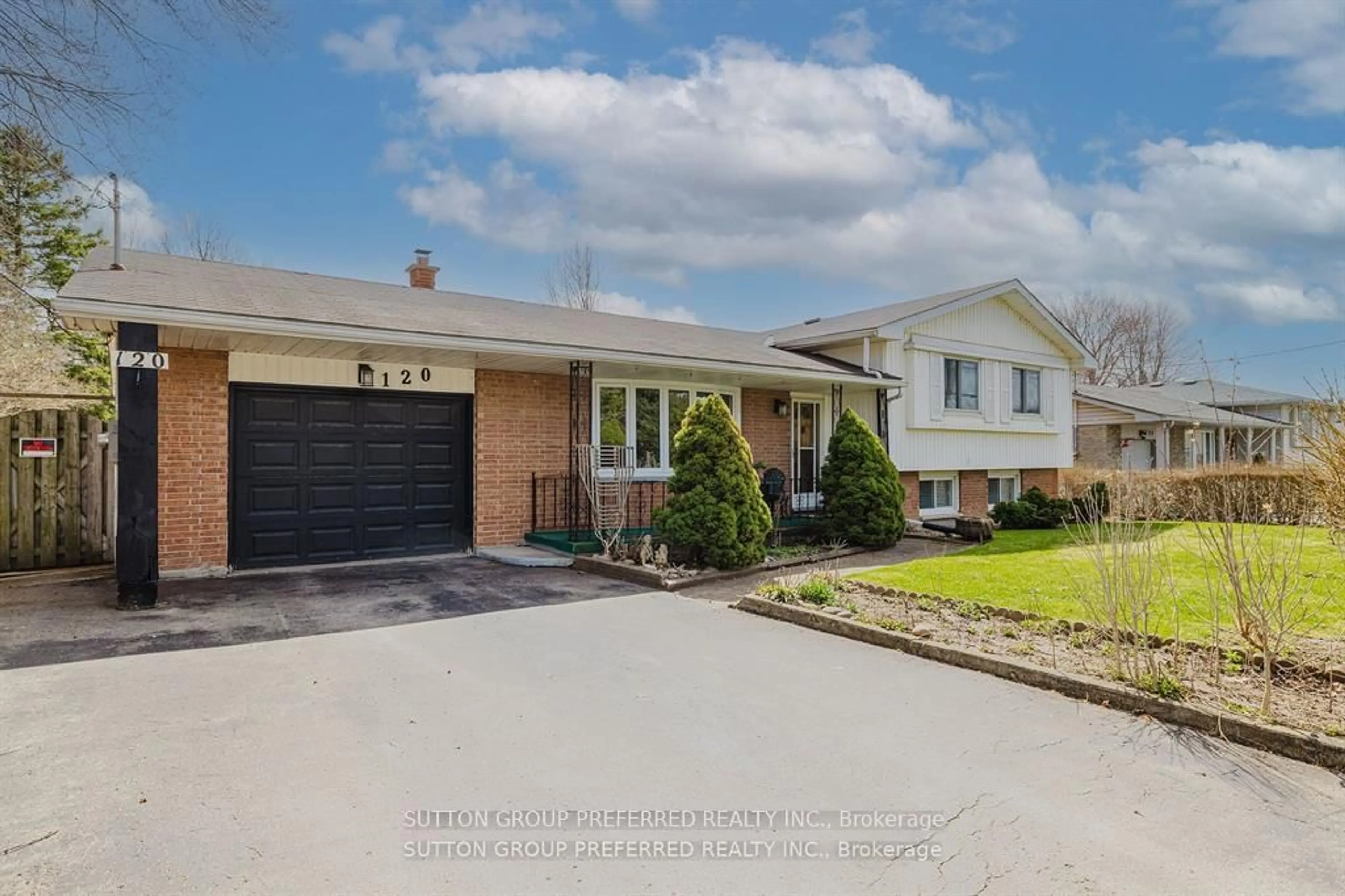 Home with brick exterior material, street for 120 Fanshawe Park Rd, London North Ontario N6G 5C4