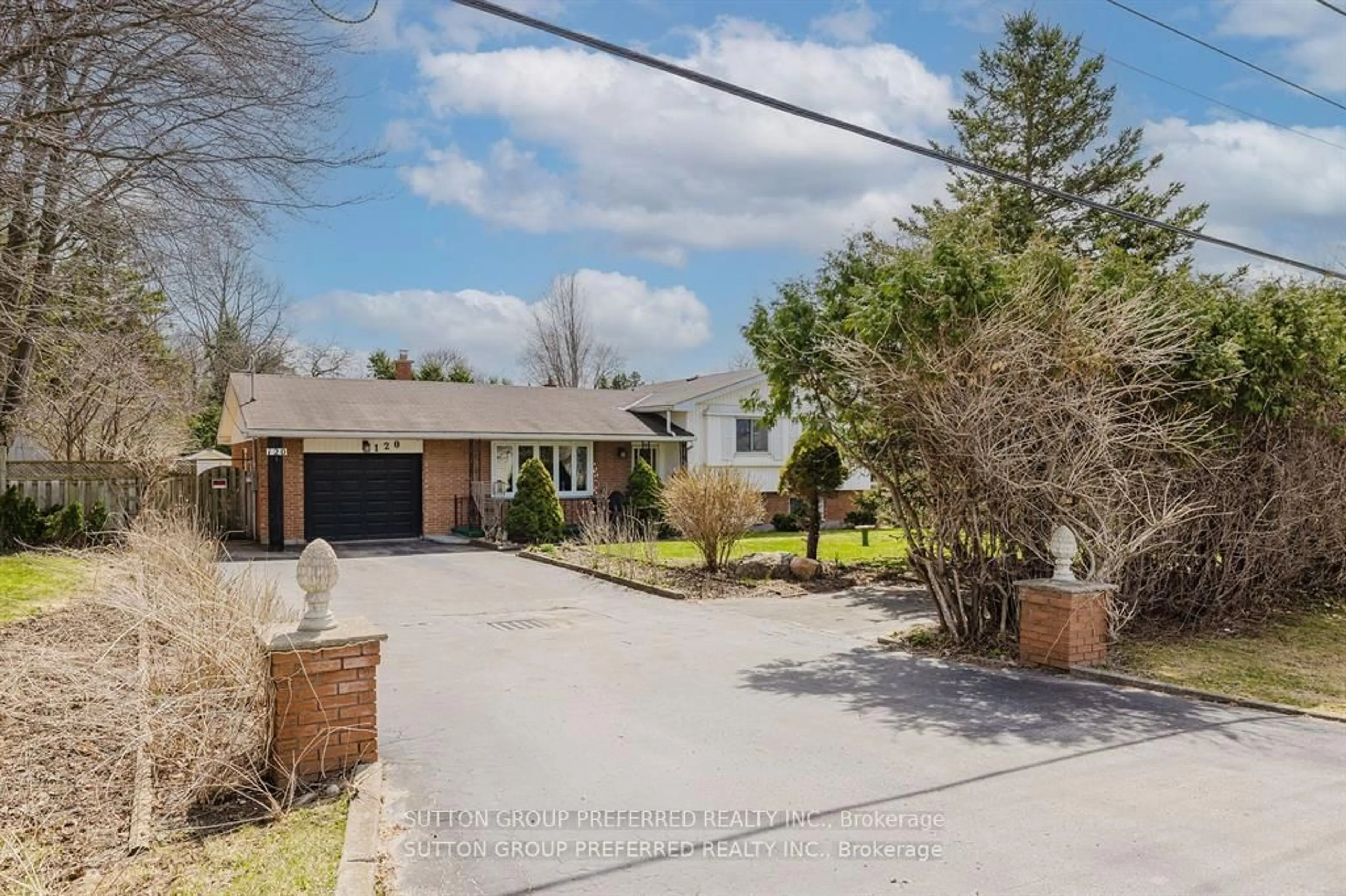 A pic from outside/outdoor area/front of a property/back of a property/a pic from drone, street for 120 Fanshawe Park Rd, London North Ontario N6G 5C4