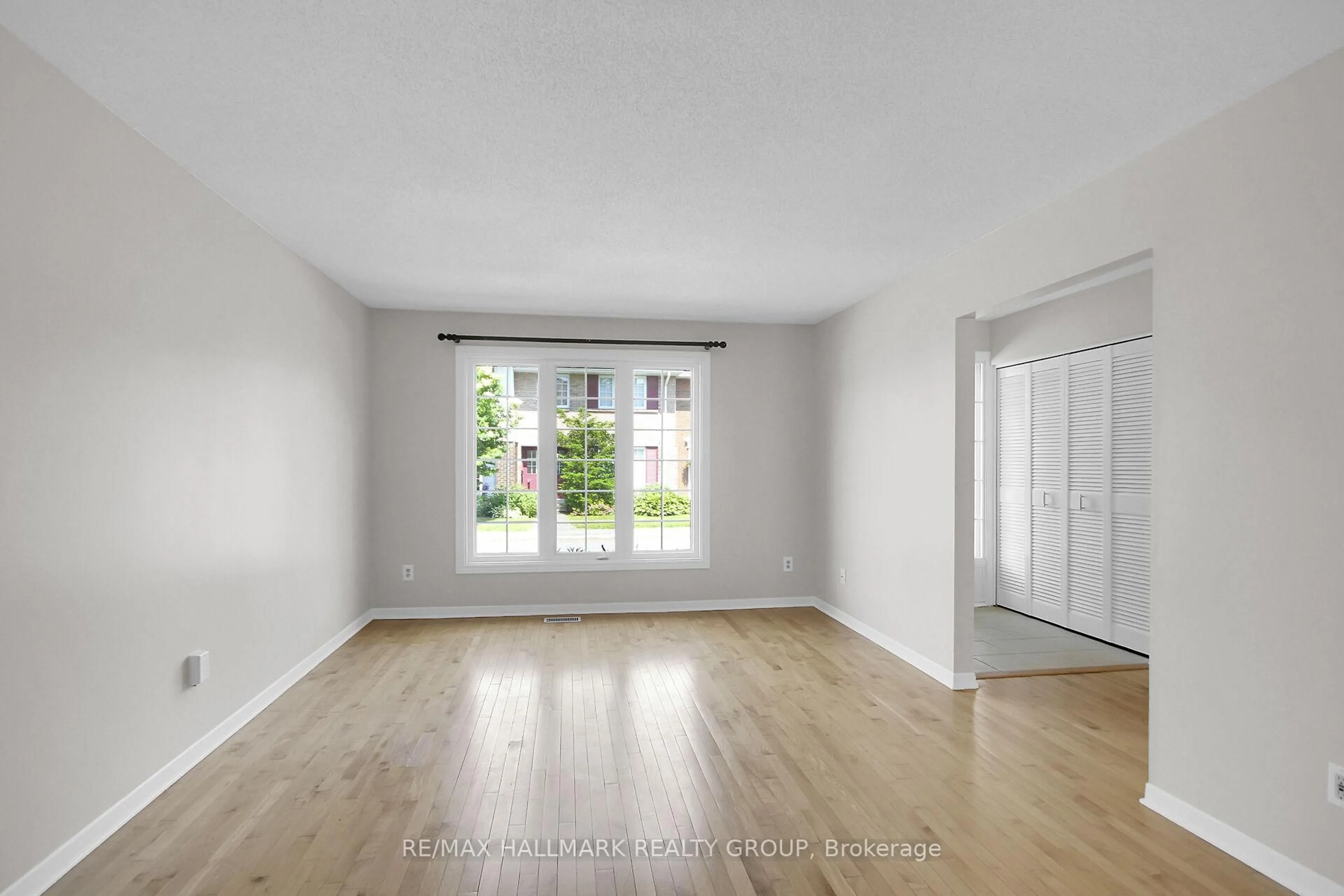 A pic of a room for 504 Orkney Private #149, Ottawa Ontario K2C 3M7
