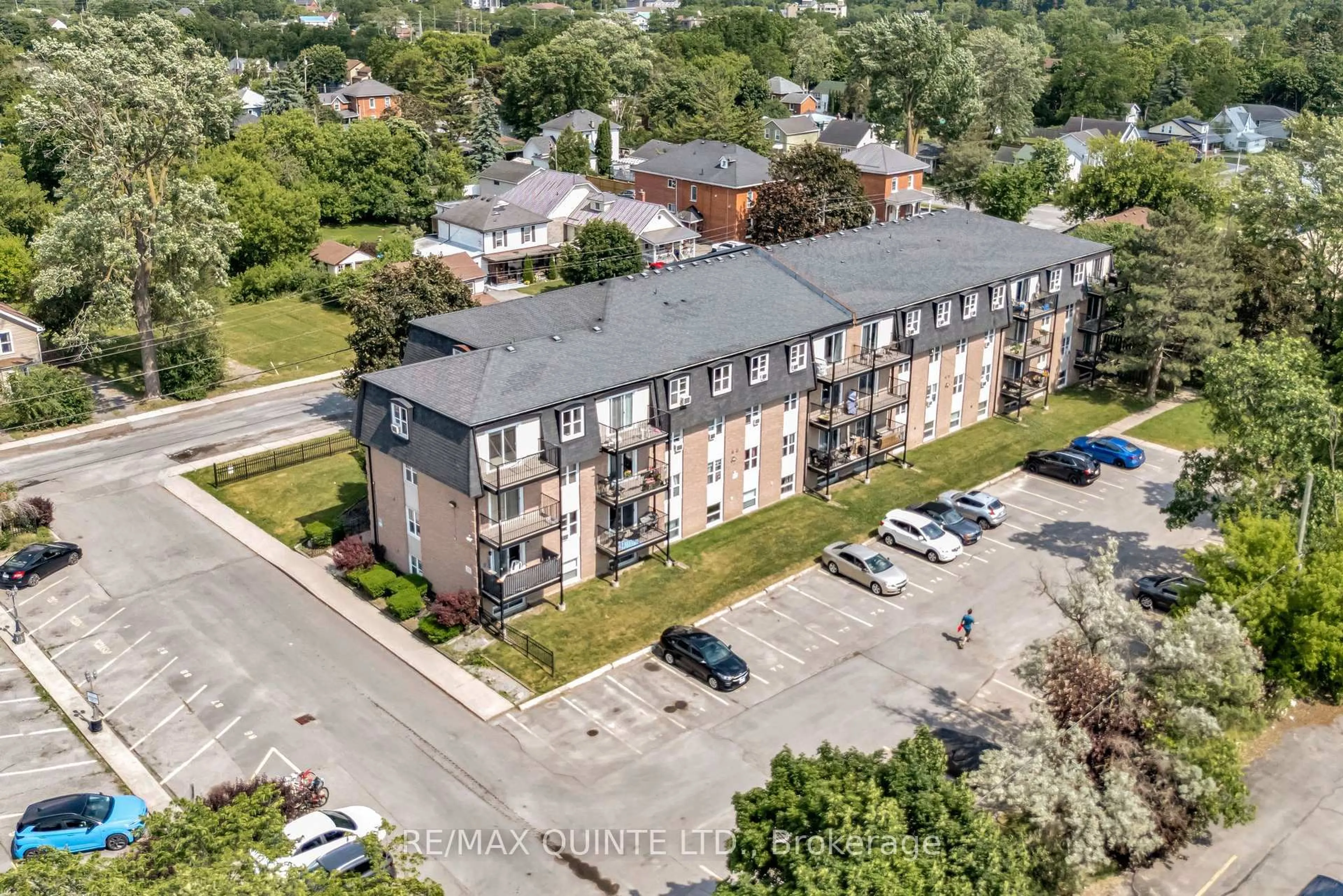 A pic from outside/outdoor area/front of a property/back of a property/a pic from drone, unknown for 80 Grier St #103, Belleville Ontario K8P 3A3