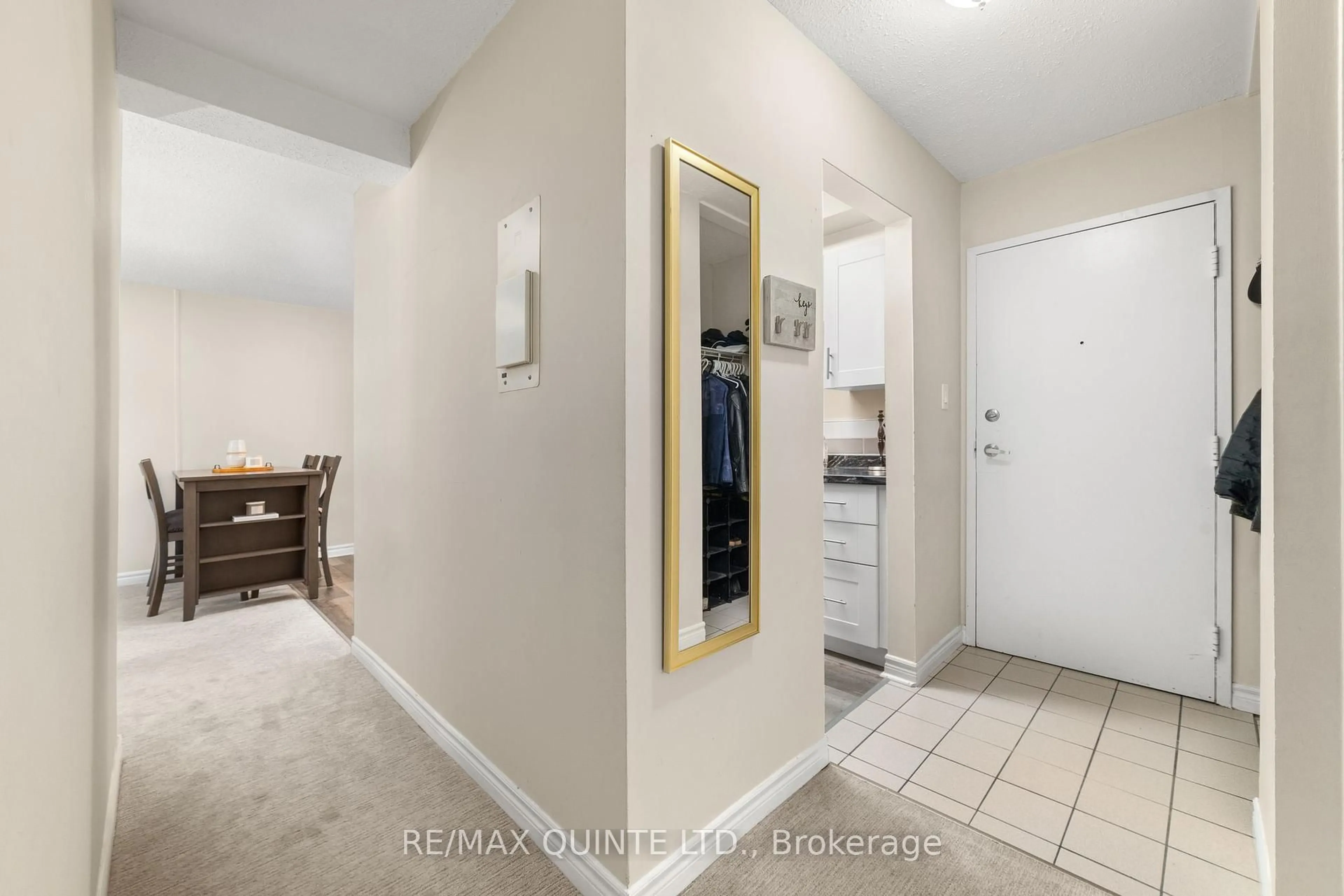 Indoor entryway for 80 Grier St #103, Belleville Ontario K8P 3A3