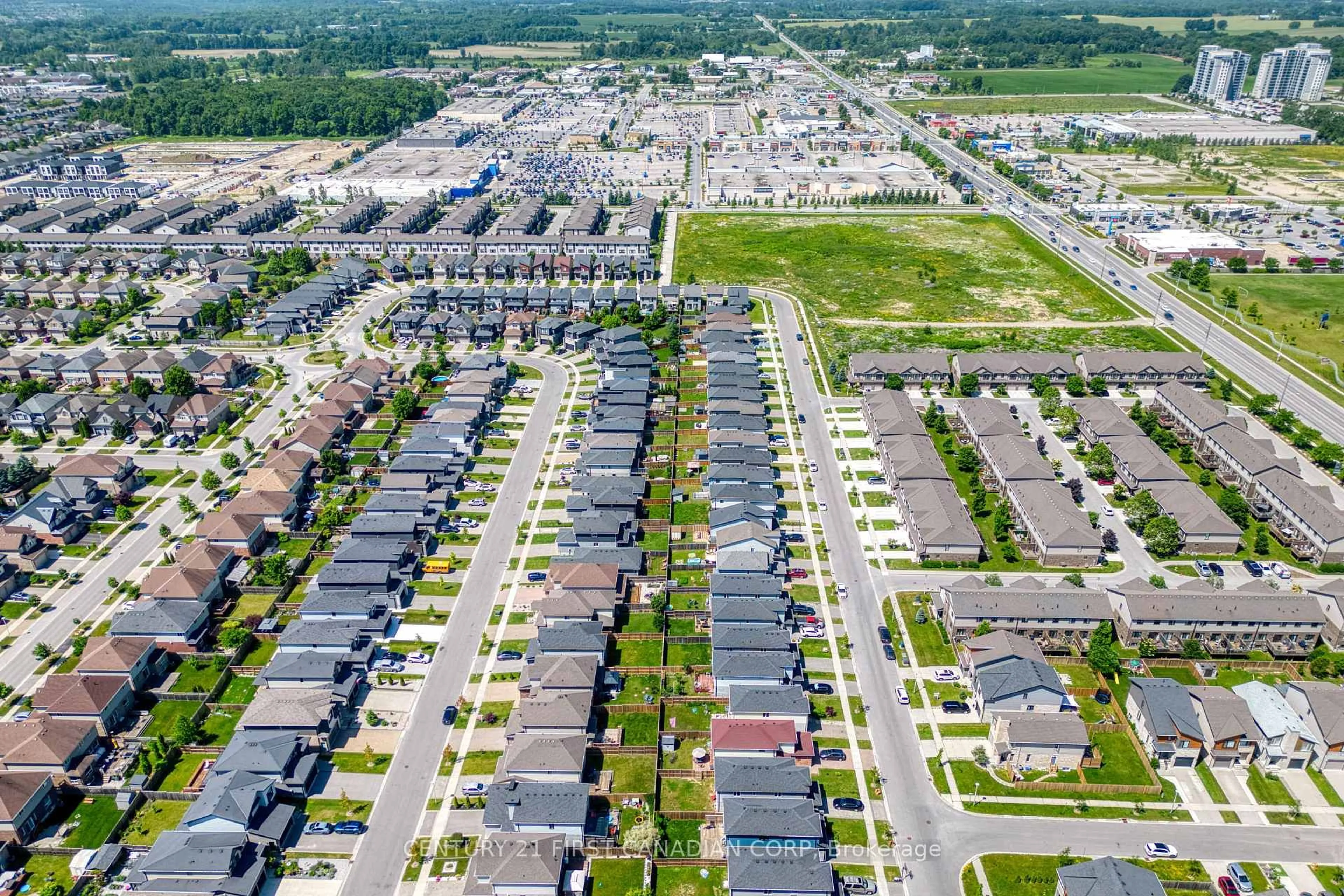 A pic from outside/outdoor area/front of a property/back of a property/a pic from drone, street for 770 Freeport St, London North Ontario N6G 0R4