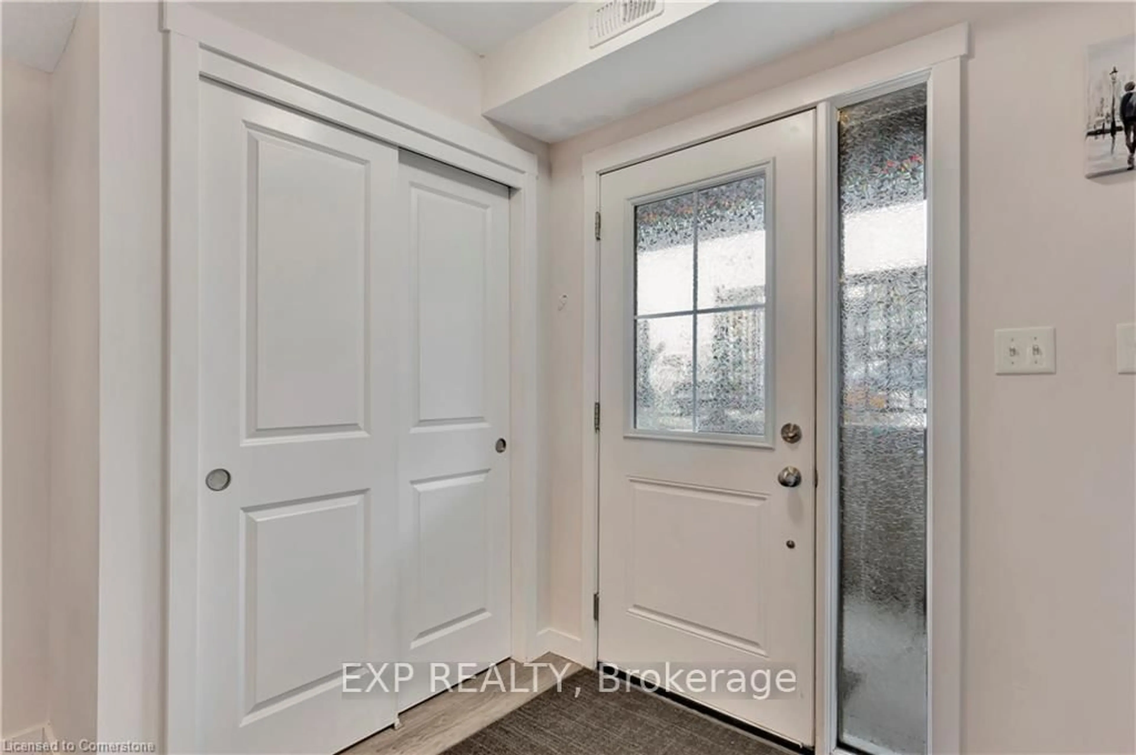 Indoor entryway for 166 Rochefort St #E, Kitchener Ontario N2R 0P5