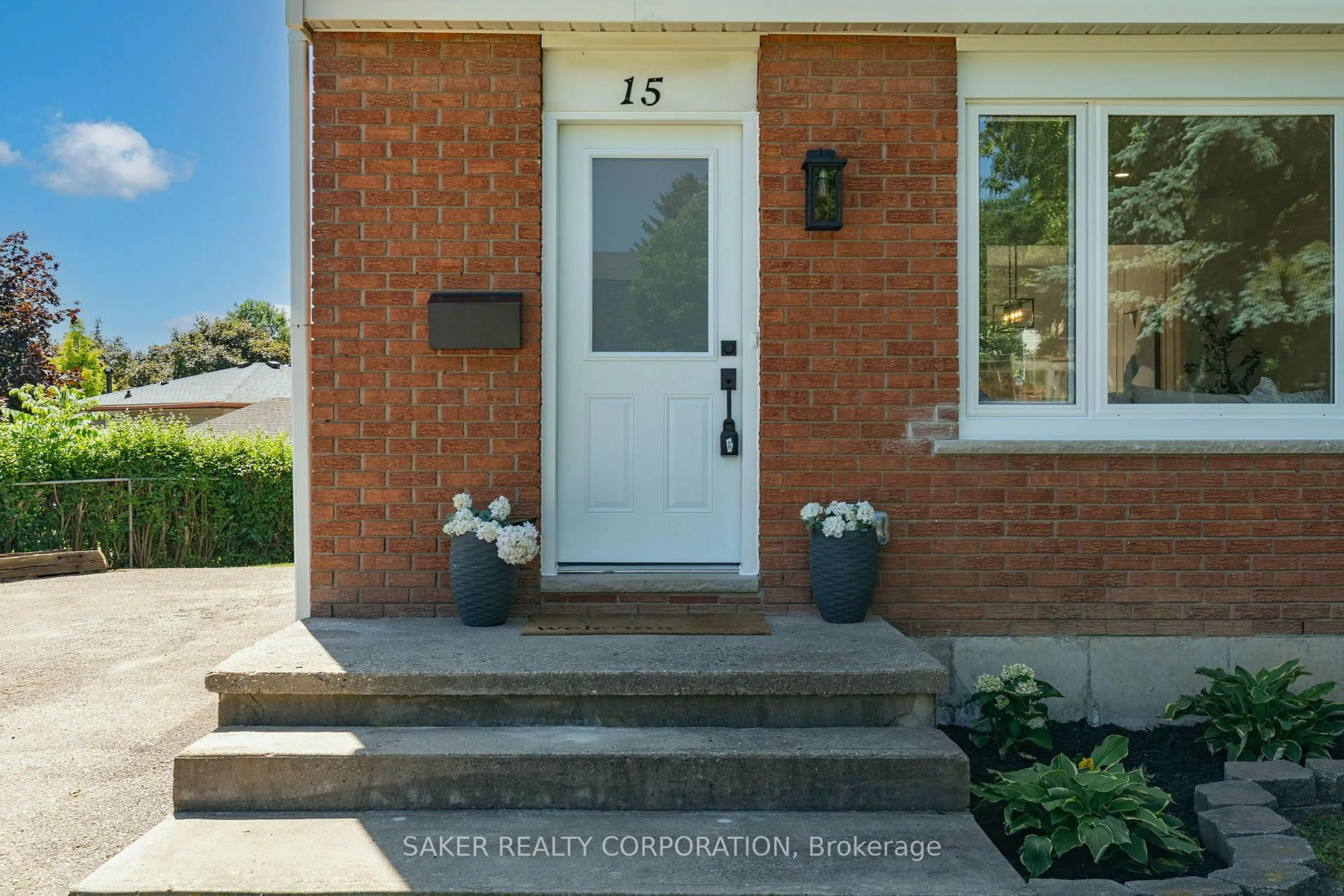 Unknown for 15 Vincent Cres, London South Ontario N6C 4X9