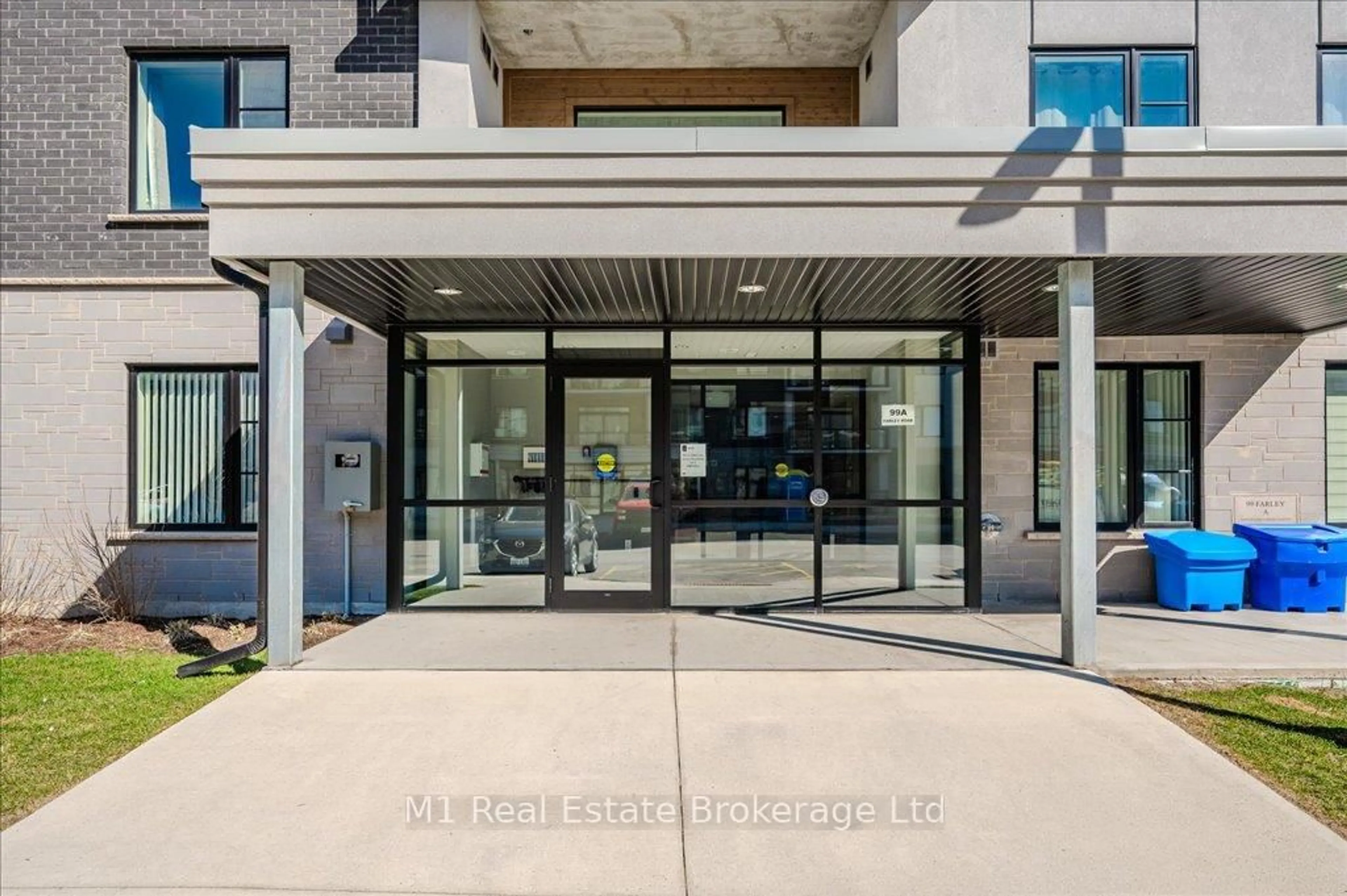 Indoor foyer for 99B Farley Rd #207, Centre Wellington Ontario N1M 0J9