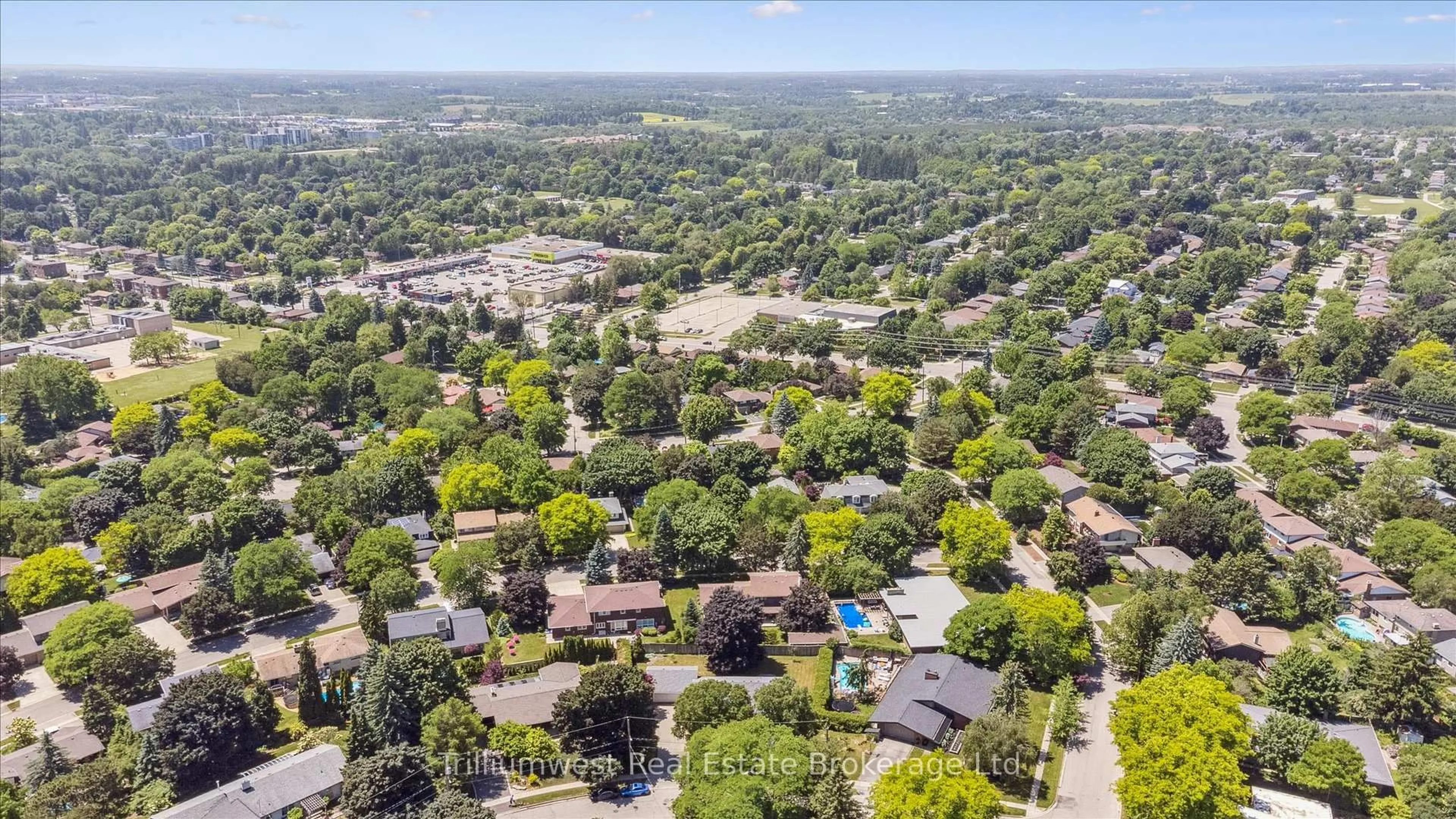 A pic from outside/outdoor area/front of a property/back of a property/a pic from drone, unknown for 96 Callander Dr, Guelph Ontario N1E 4H8