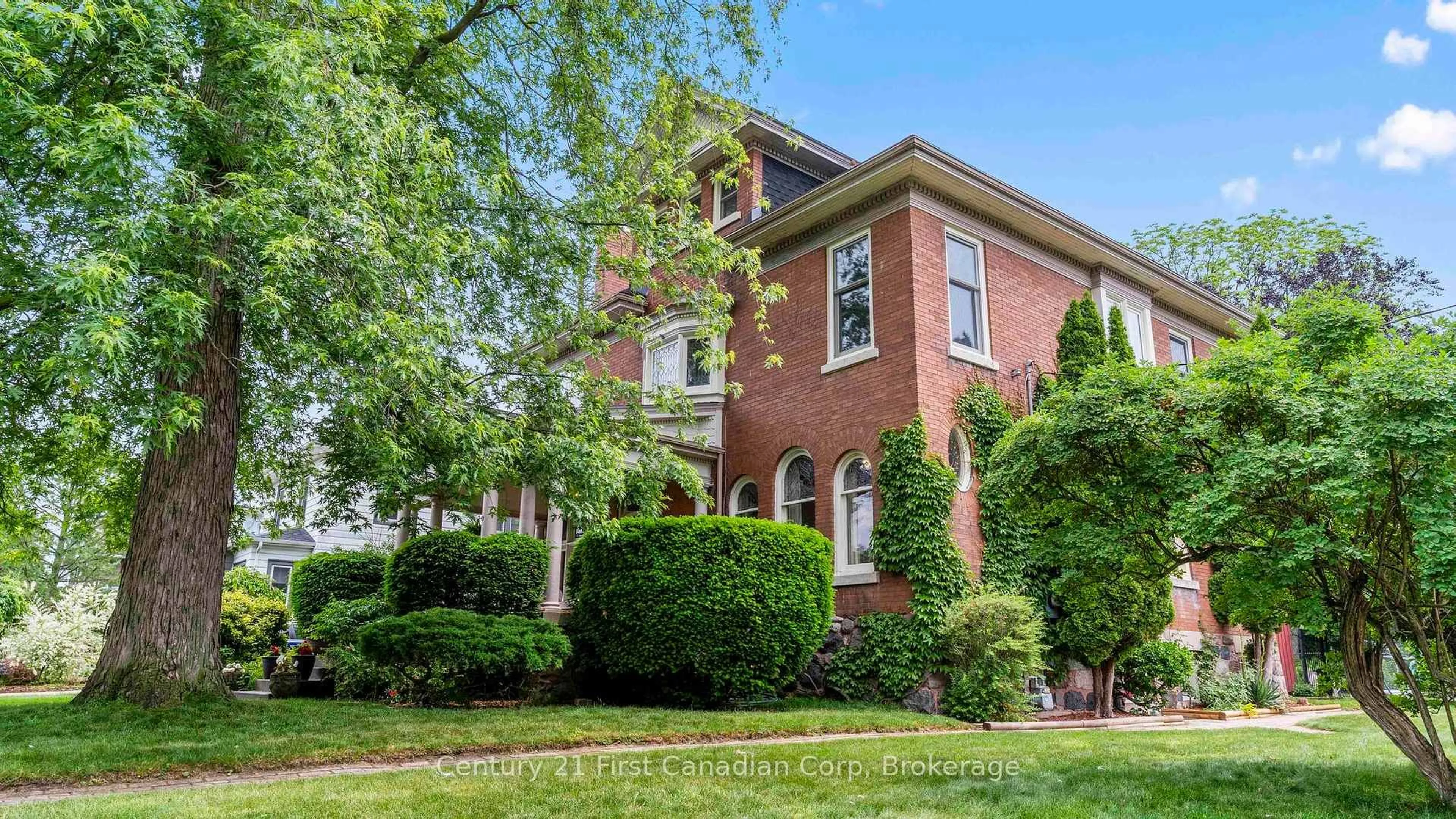Home with brick exterior material, street for 89 Ann St, Ingersoll Ontario N5C 2G2