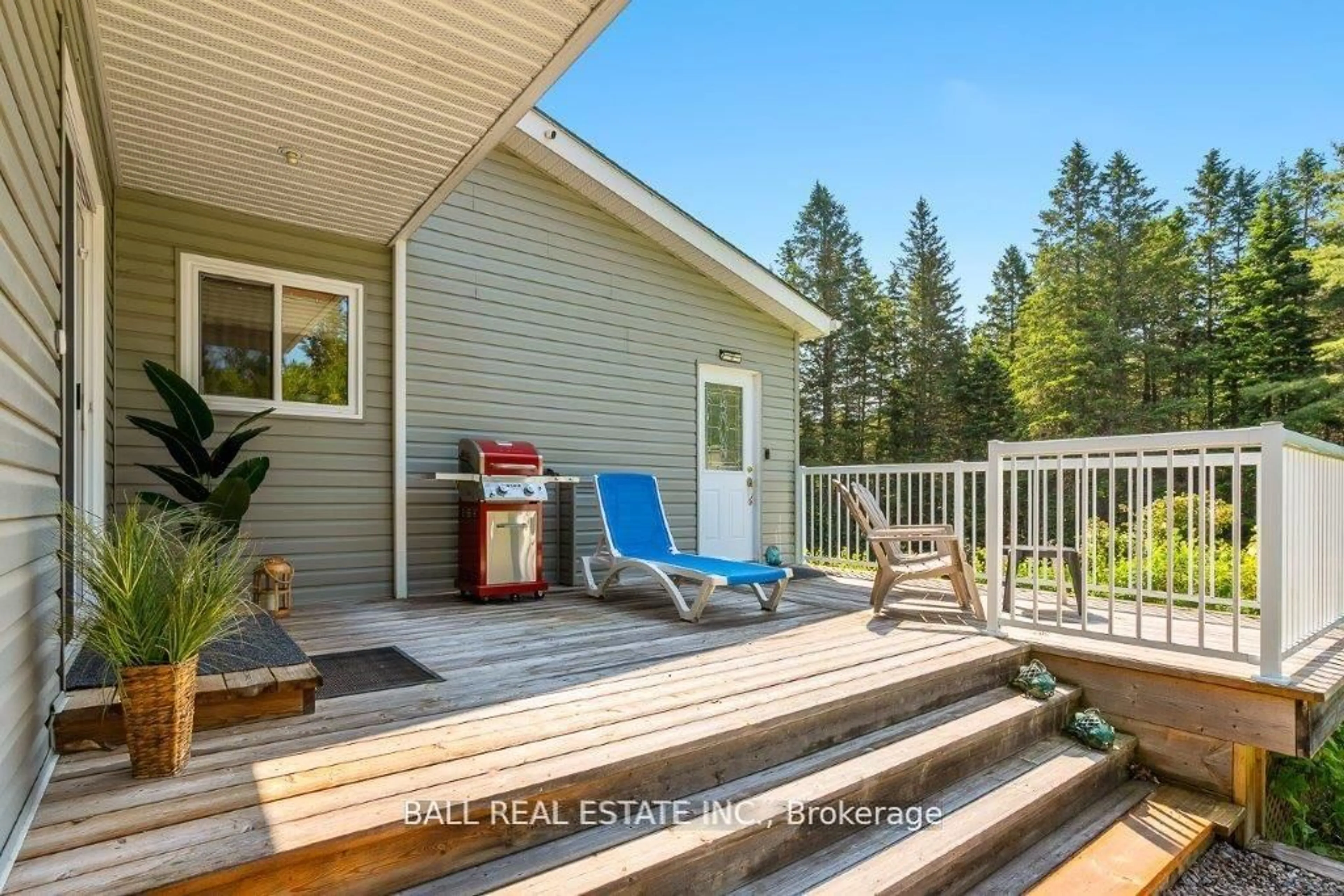 Patio, water/lake/river/ocean view for 4263 Loop Rd, Dysart et al Ontario K0M 1X0