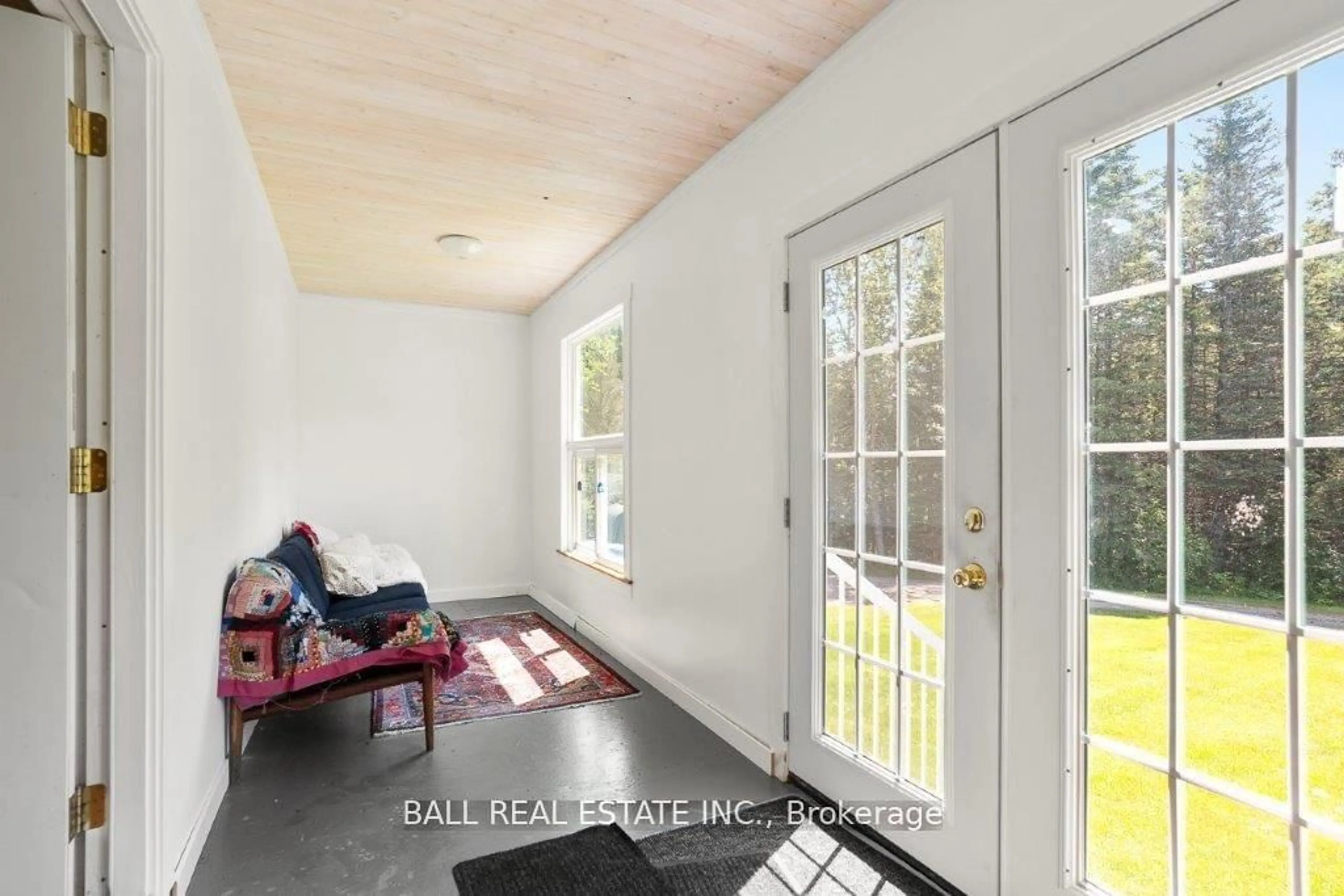 Indoor entryway for 4263 Loop Rd, Dysart et al Ontario K0M 1X0