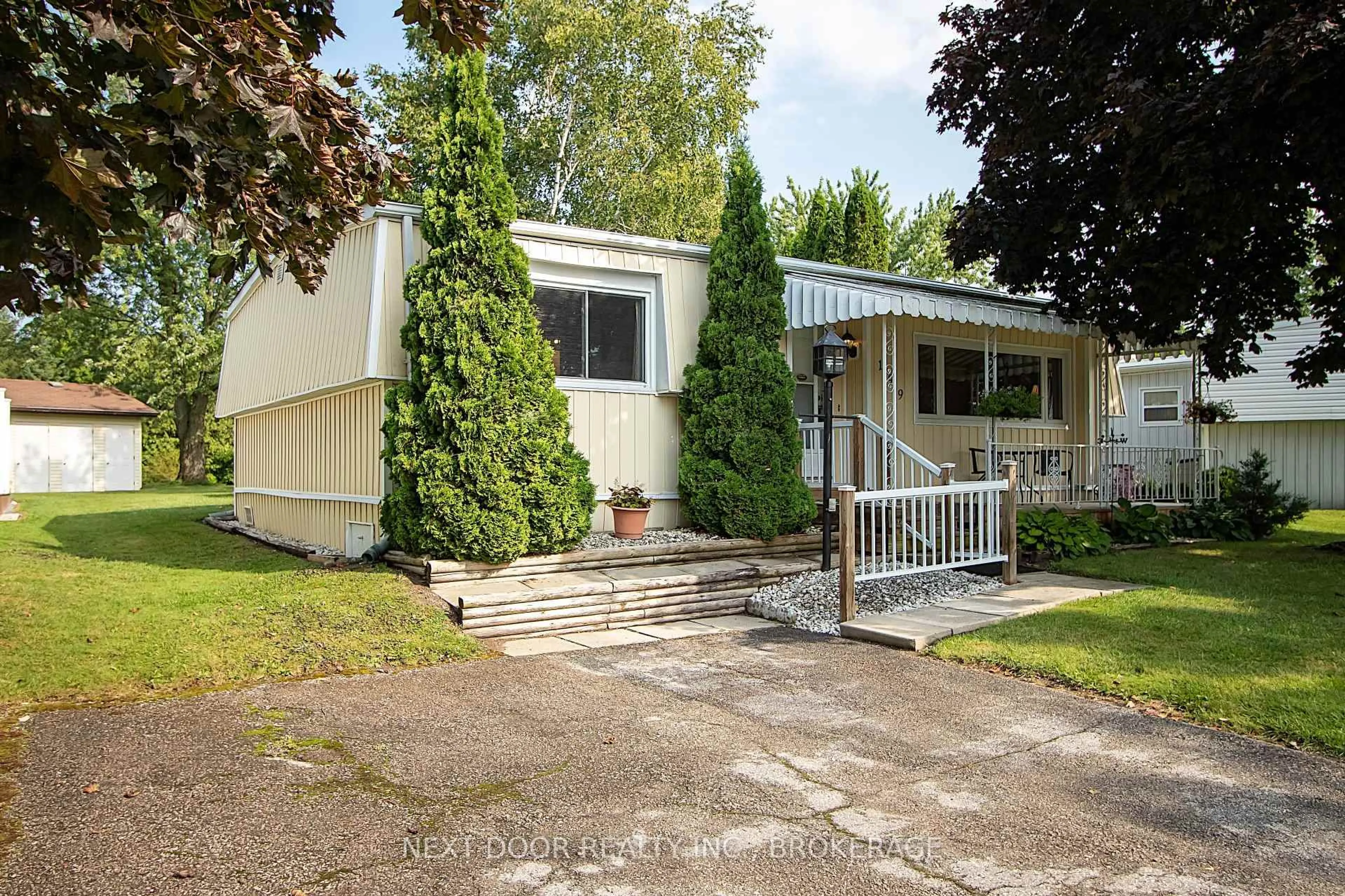 Home with vinyl exterior material, street for 199 Pebble Beach Pkwy, South Huron Ontario N0M 1T0