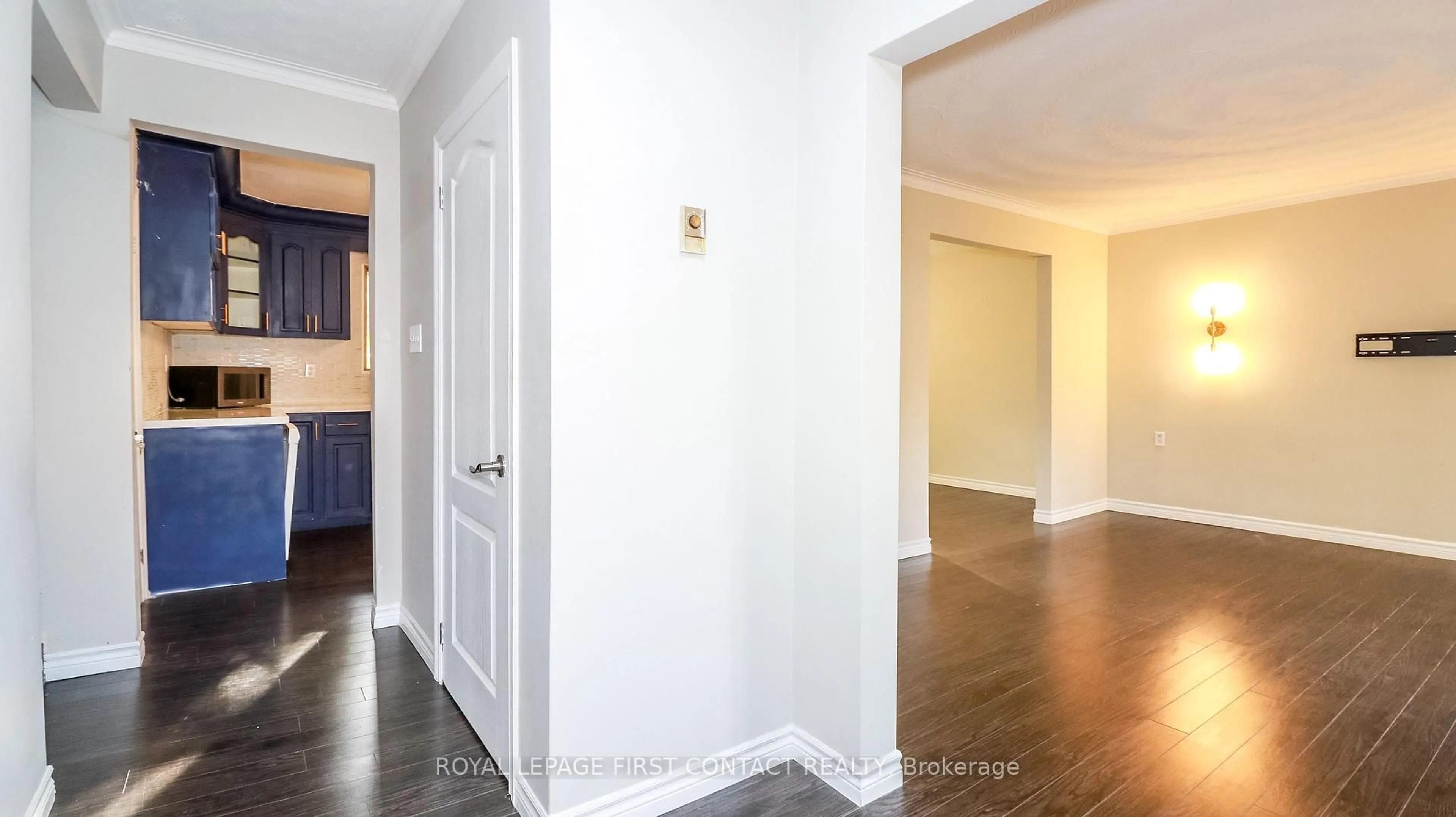 Indoor entryway for 18 Kennedy Dr, Kawartha Lakes Ontario K0M 1N0
