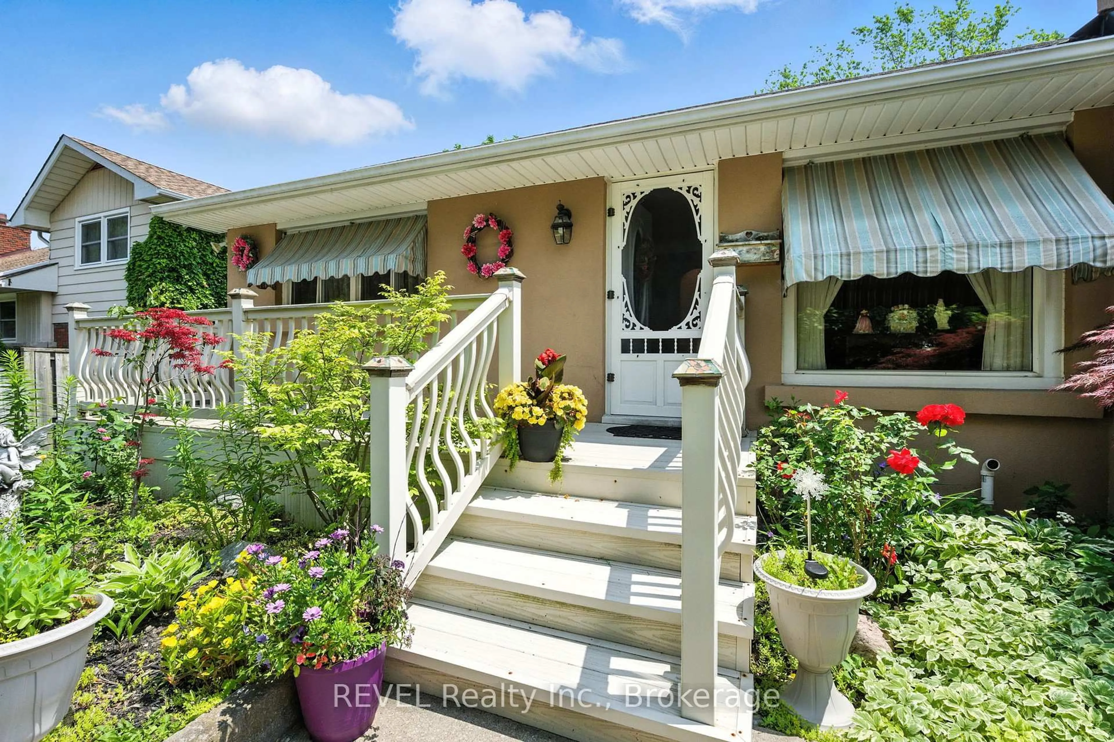 Unknown for 147 VILLAGE Rd, St. Catharines Ontario L2T 3C4