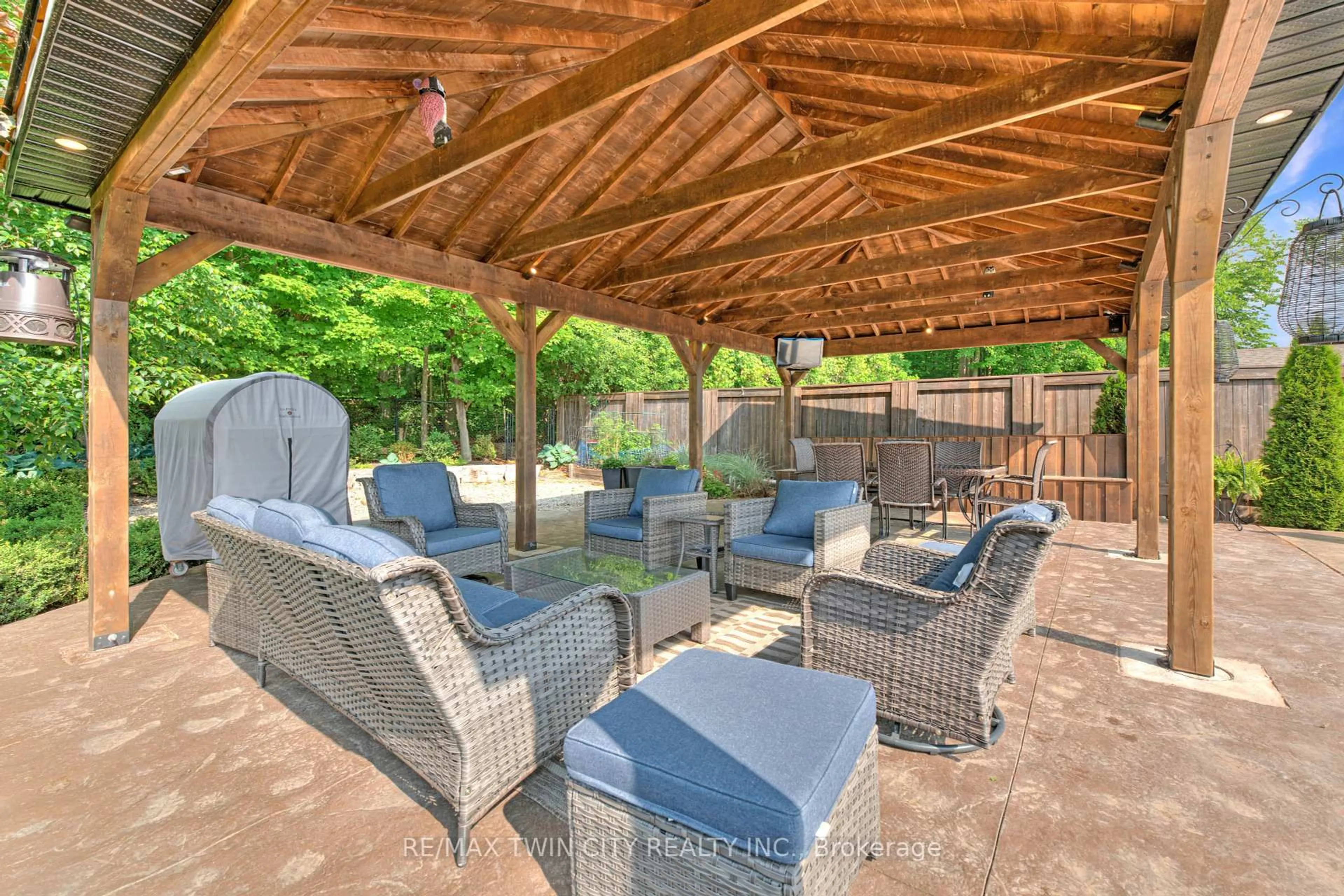 Patio, water/lake/river/ocean view for 493 Zeller Dr, Kitchener Ontario N2A 4M4