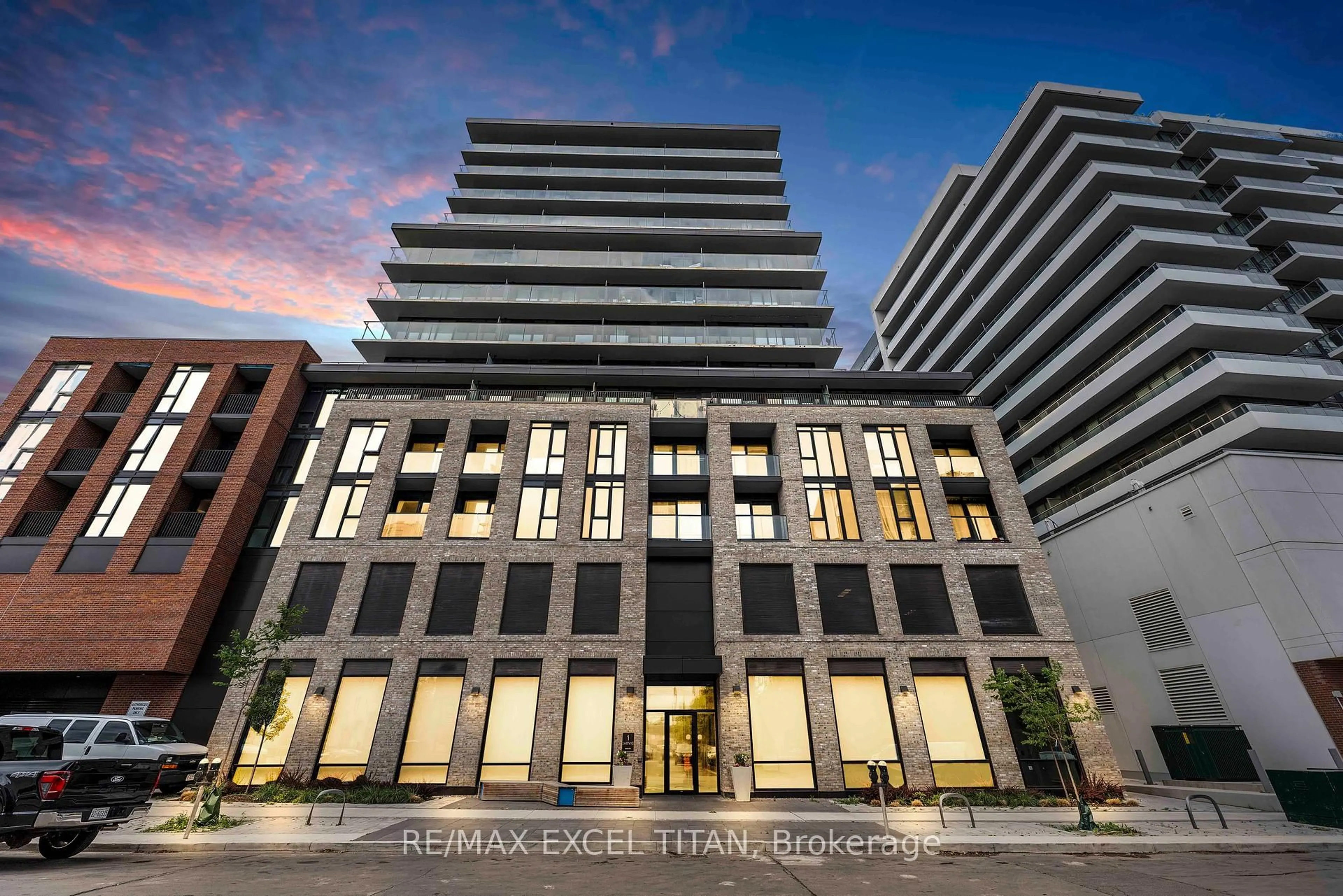 Indoor foyer for 1 Jarvis St #614, Hamilton Ontario L8R 3J2