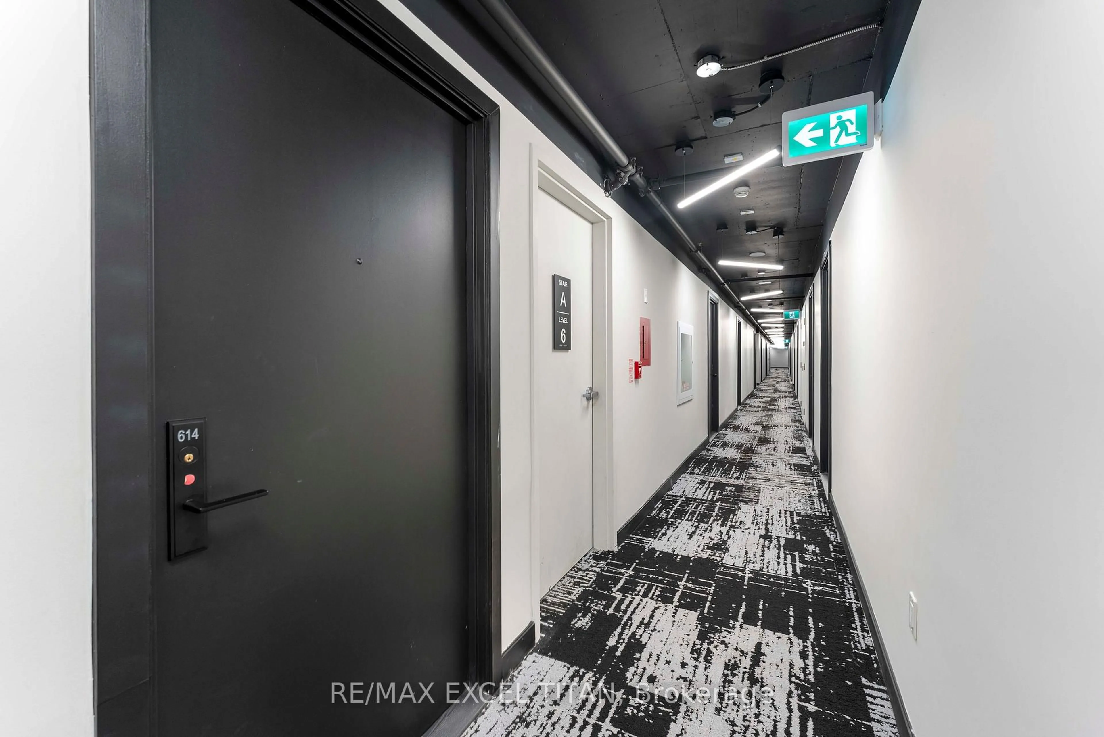 Indoor foyer for 1 Jarvis St #614, Hamilton Ontario L8R 3J2