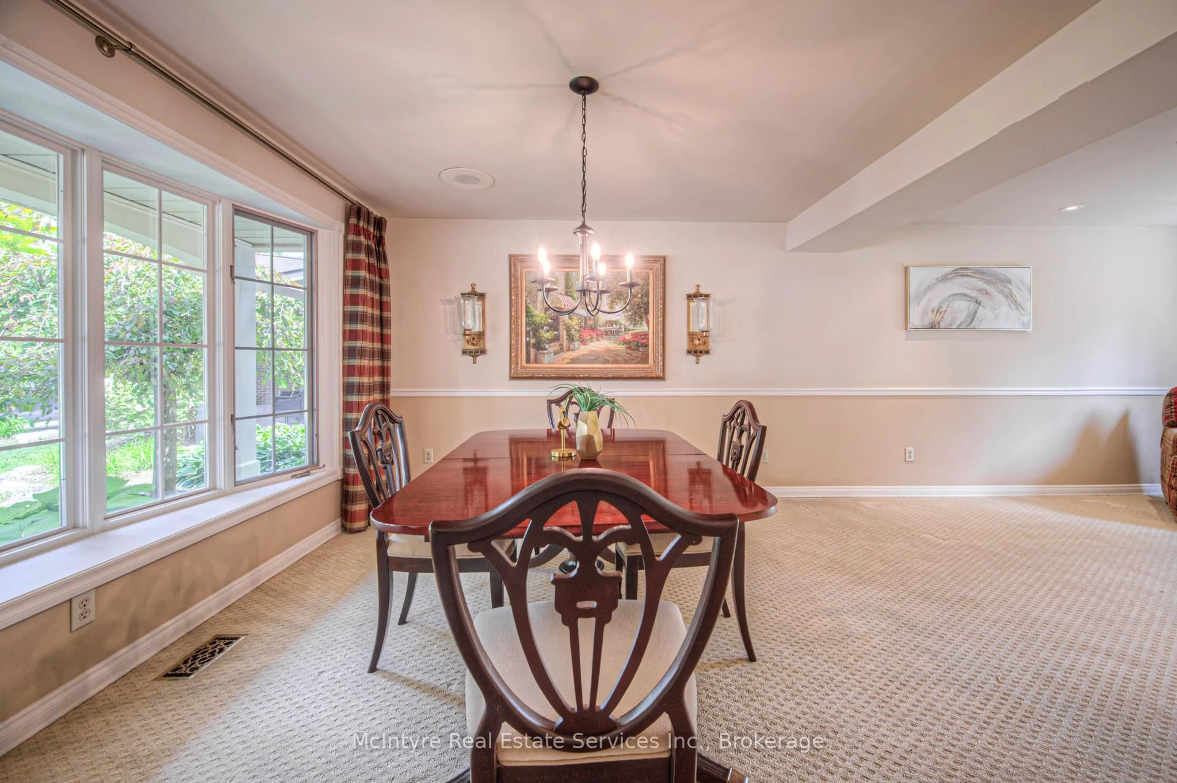 Dining room, ceramic/tile floor for 469 Hunterswood Crt, Waterloo Ontario N2K 3E7