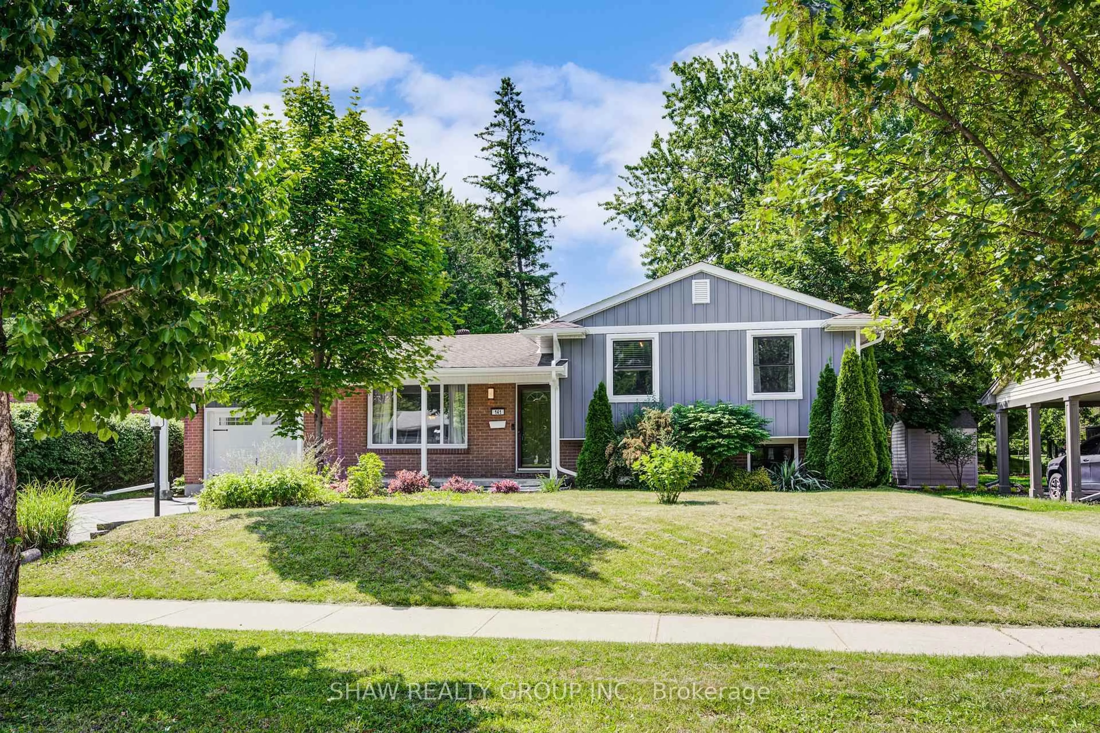 Home with vinyl exterior material, street for 141 Tavistock Rd, London South Ontario N6J 1Z5