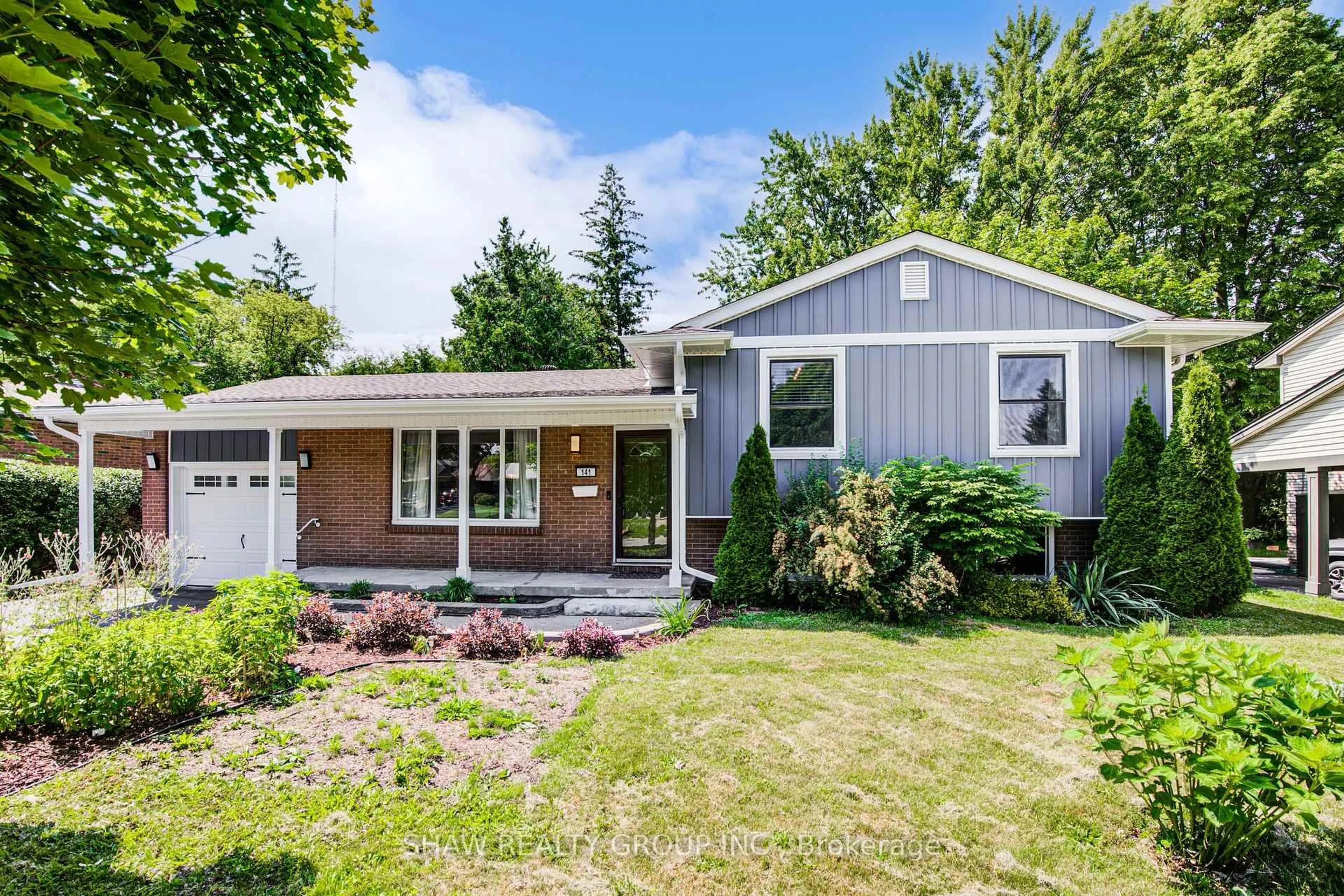 Home with vinyl exterior material, street for 141 Tavistock Rd, London South Ontario N6J 1Z5