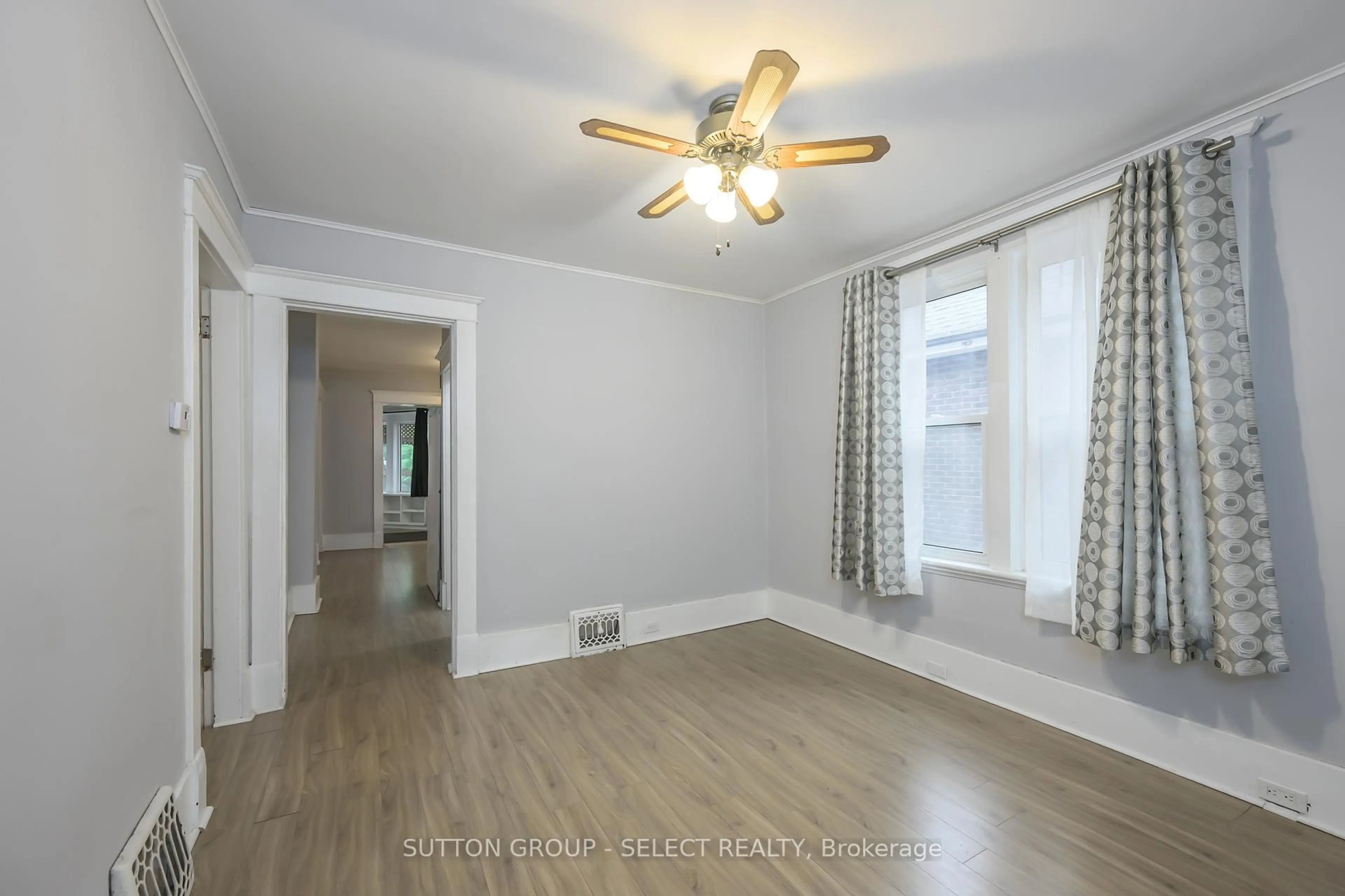 A pic of a room for 107 Langarth St, London South Ontario N6C 1Z3