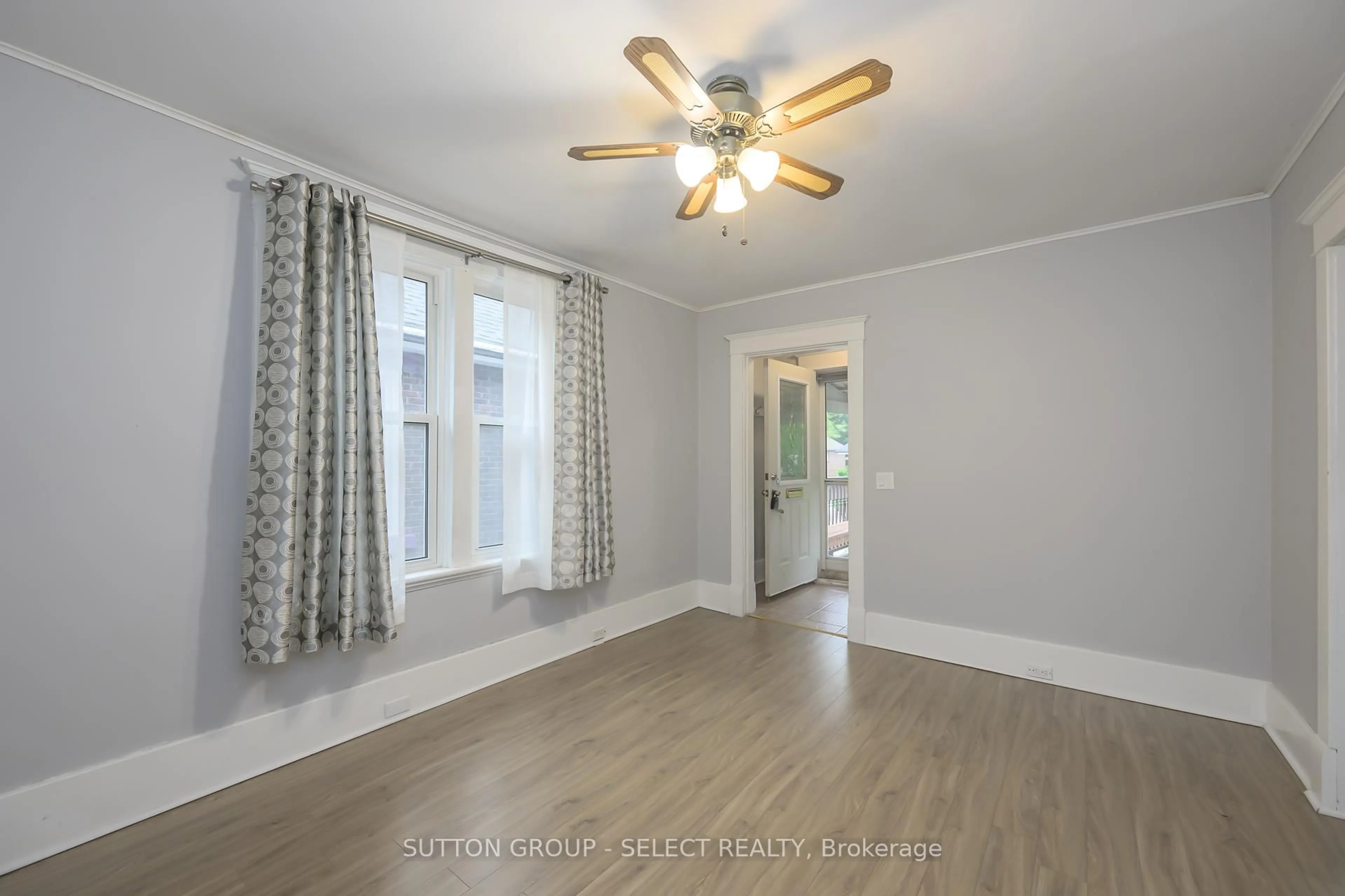 A pic of a room for 107 Langarth St, London South Ontario N6C 1Z3