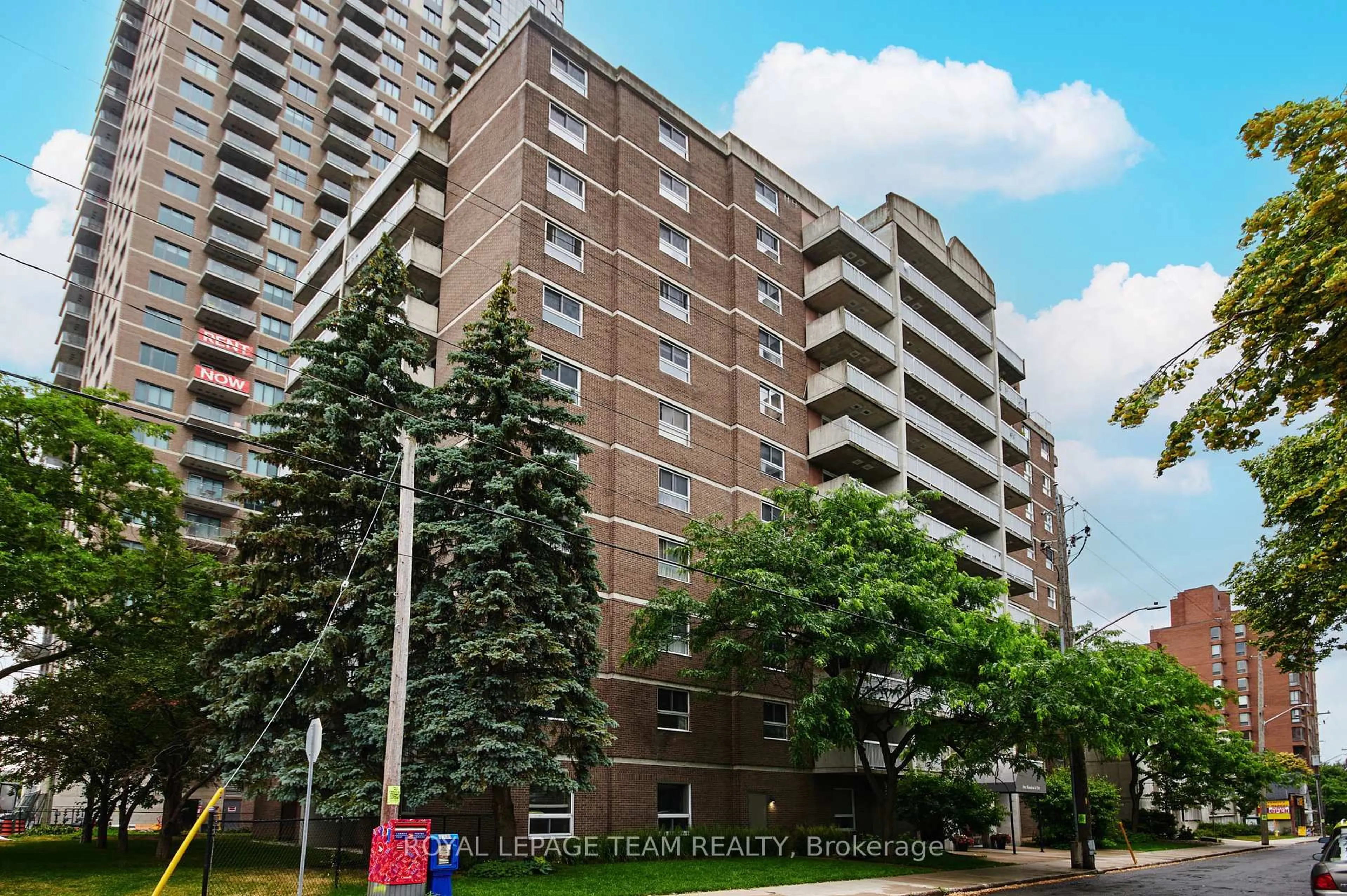 Patio, building for 110 Forward Ave #1010, Ottawa Ontario K1Y 4S9