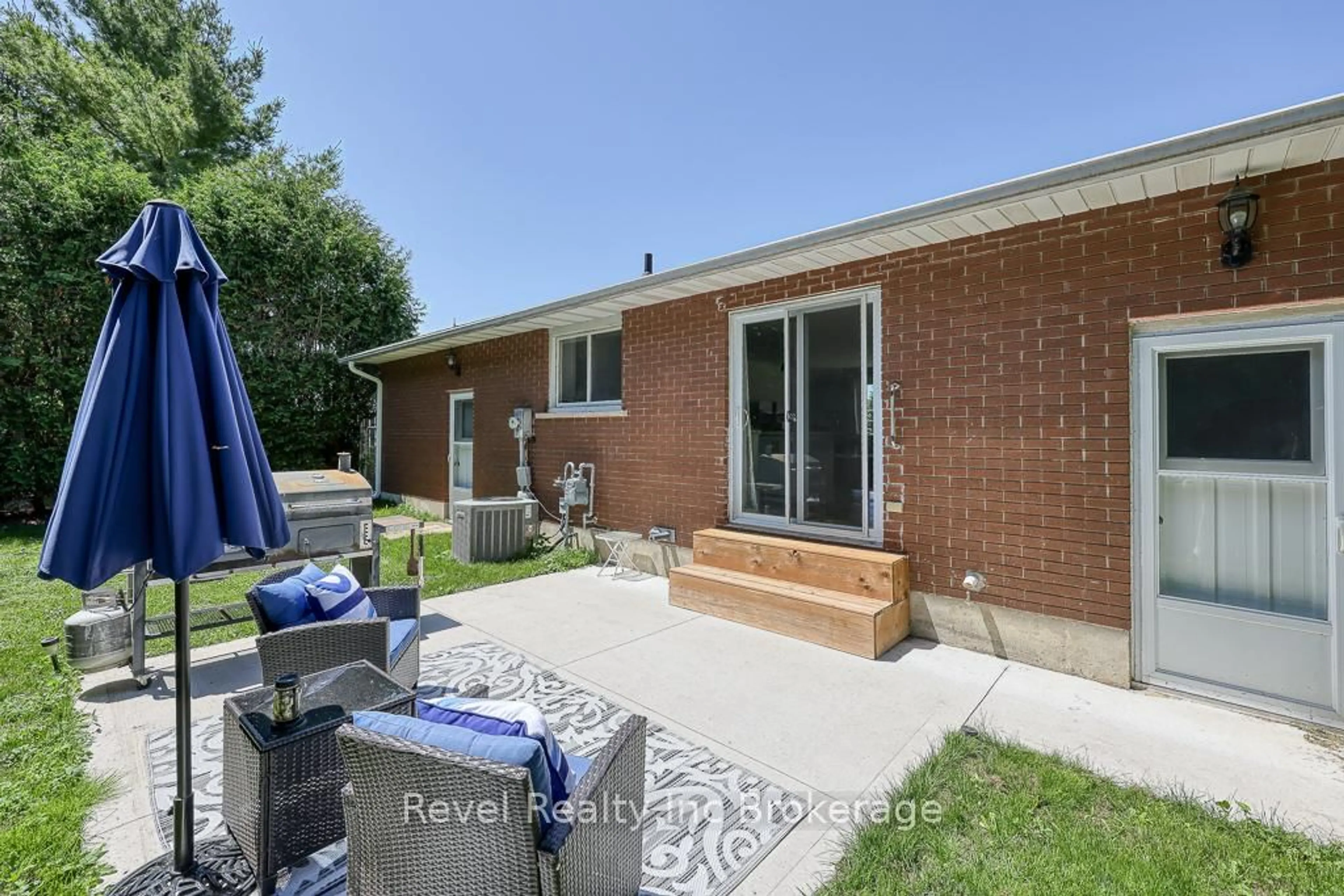 Unknown for 2 Richards Crt, Tillsonburg Ontario N4G 2P5