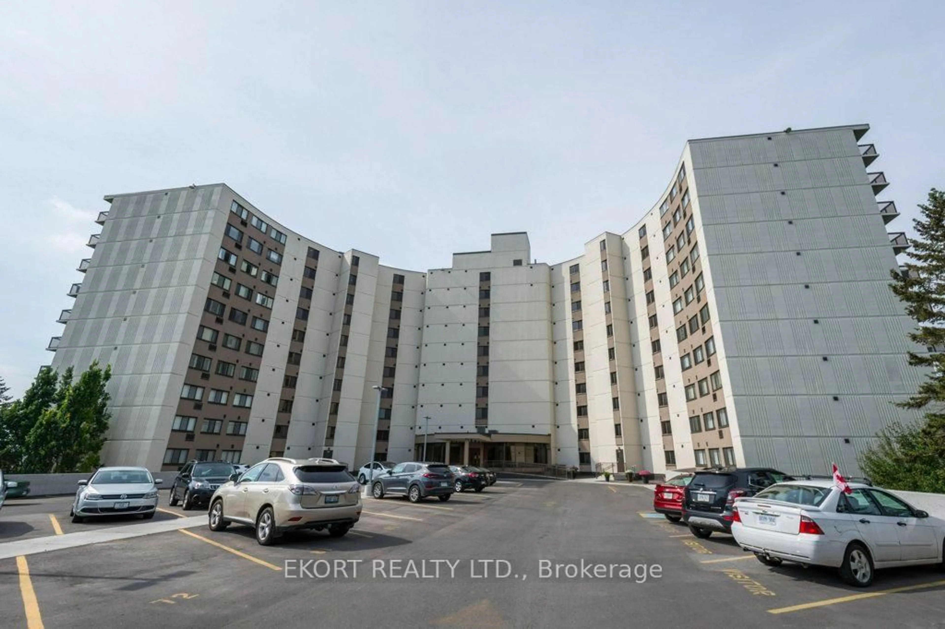 A pic from outside/outdoor area/front of a property/back of a property/a pic from drone, building for 2 South Front St #604, Belleville Ontario K8N 5K7