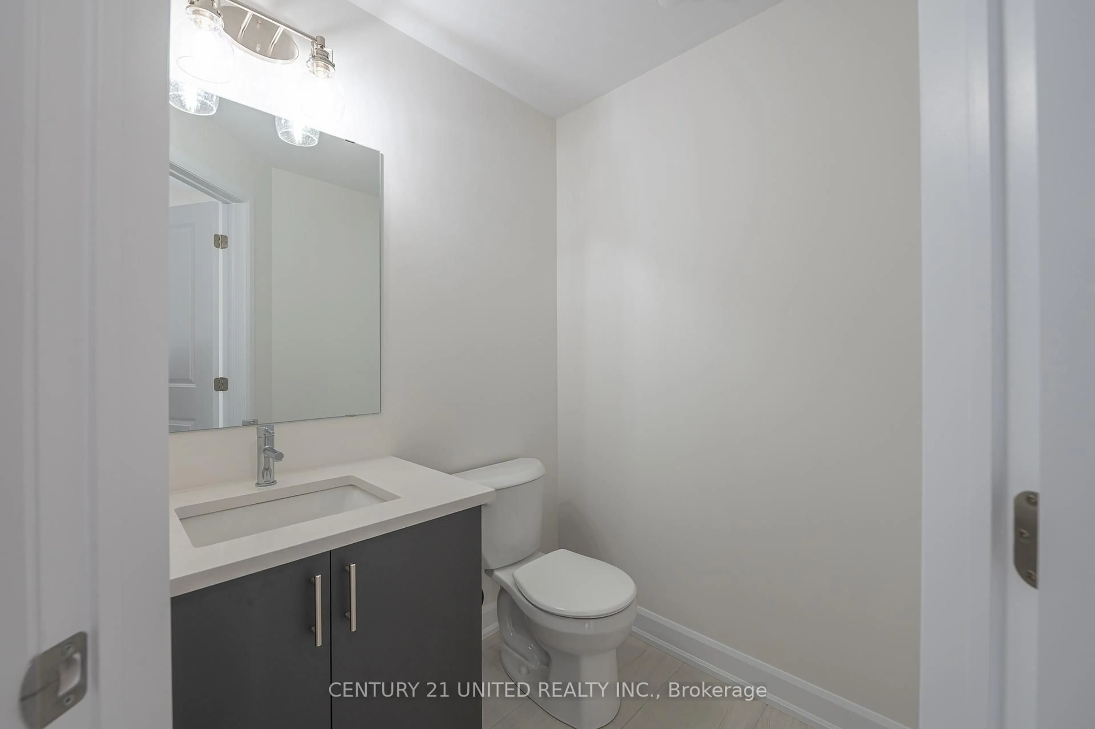 Standard bathroom, unknown for 315 Mullighan Gdns, Peterborough North Ontario K9K 0H2