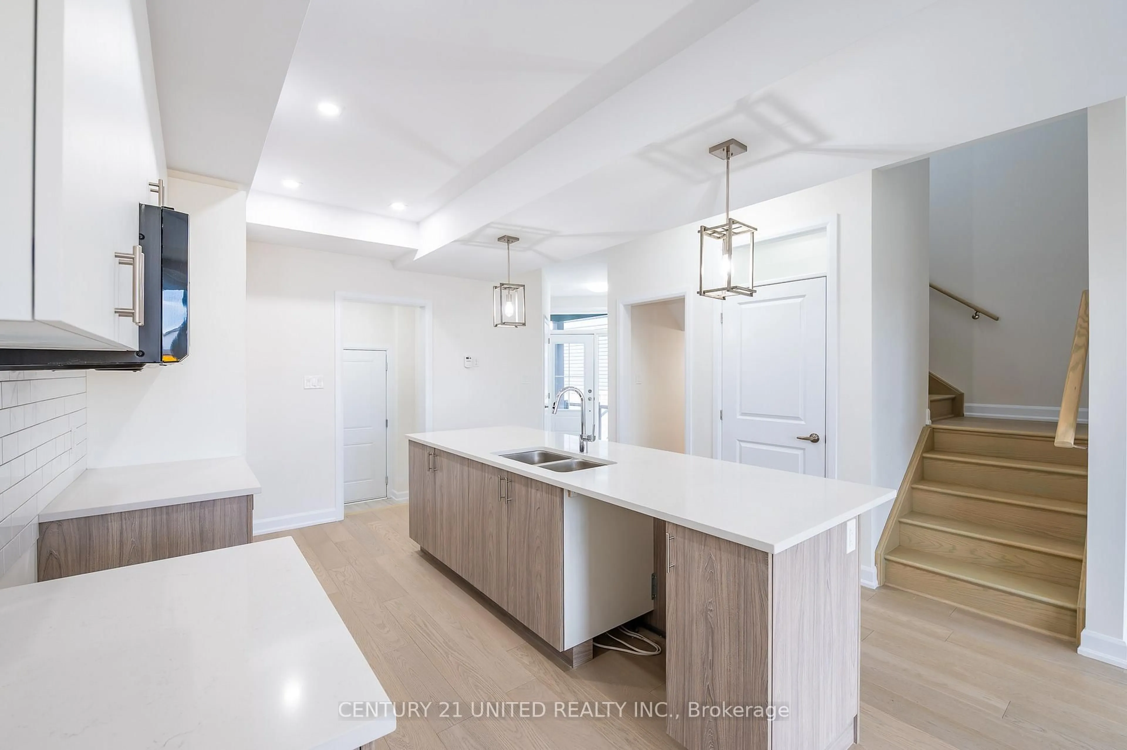 Open concept kitchen, unknown for 319 Mullighan Gdns, Peterborough North Ontario K9K 0H2