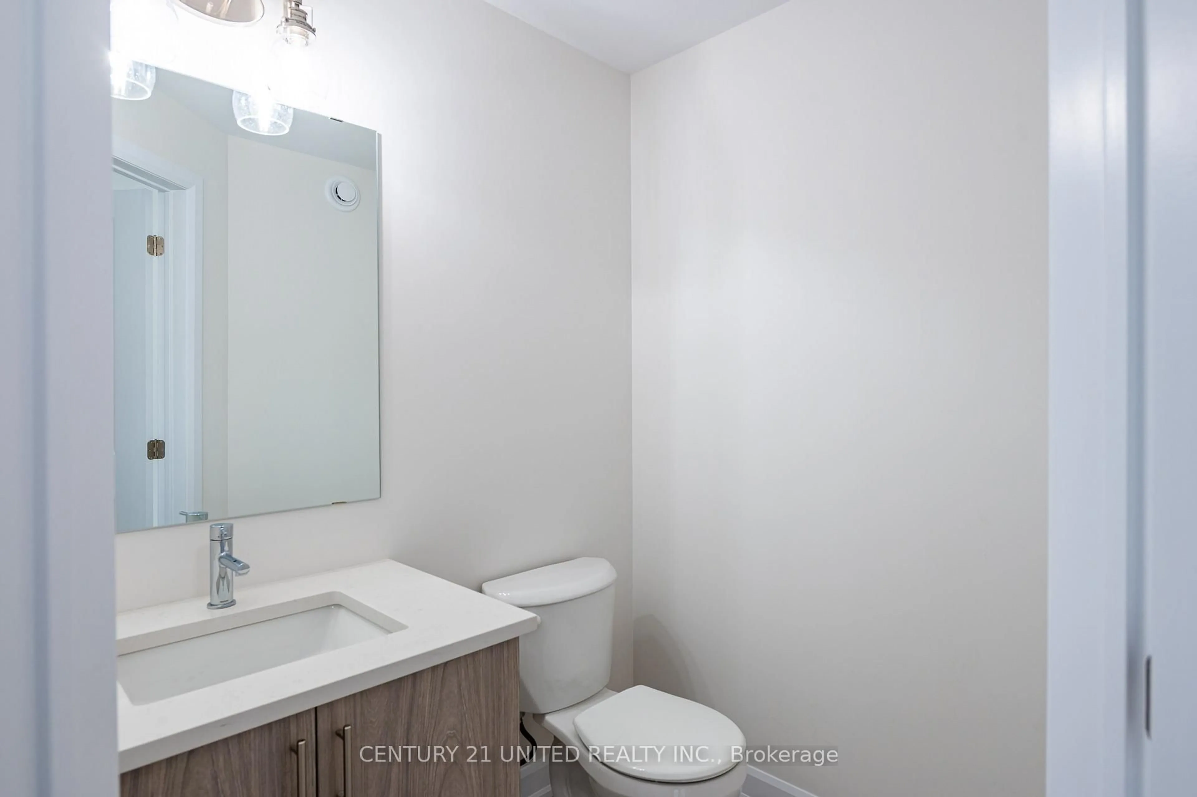Standard bathroom, unknown for 319 Mullighan Gdns, Peterborough North Ontario K9K 0H2