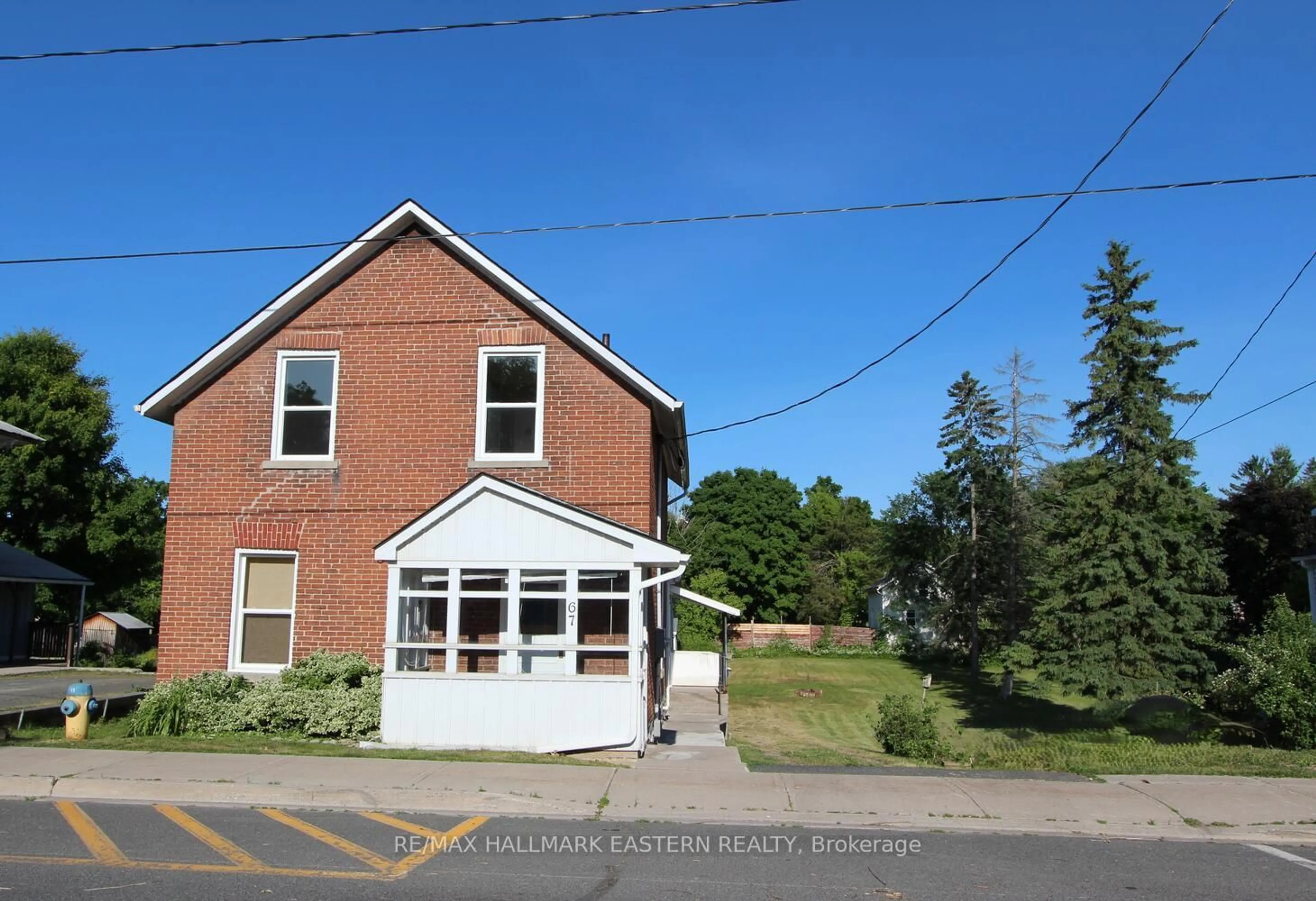 A pic from outside/outdoor area/front of a property/back of a property/a pic from drone, building for 67 Front St, Trent Hills Ontario K0L 1L0
