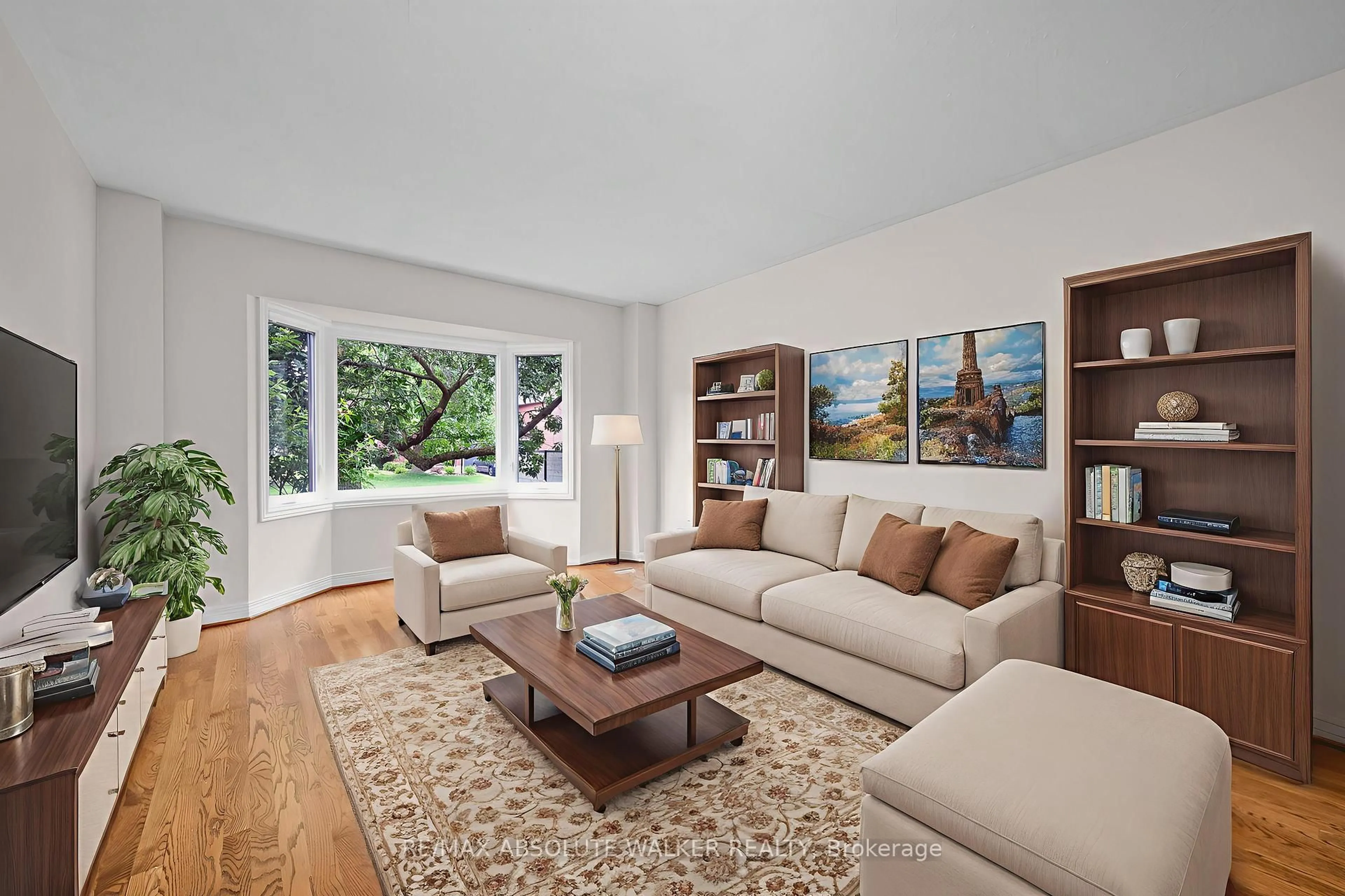 Living room with furniture, unknown for 9 Baslaw Dr, Ottawa Ontario K1G 5J8