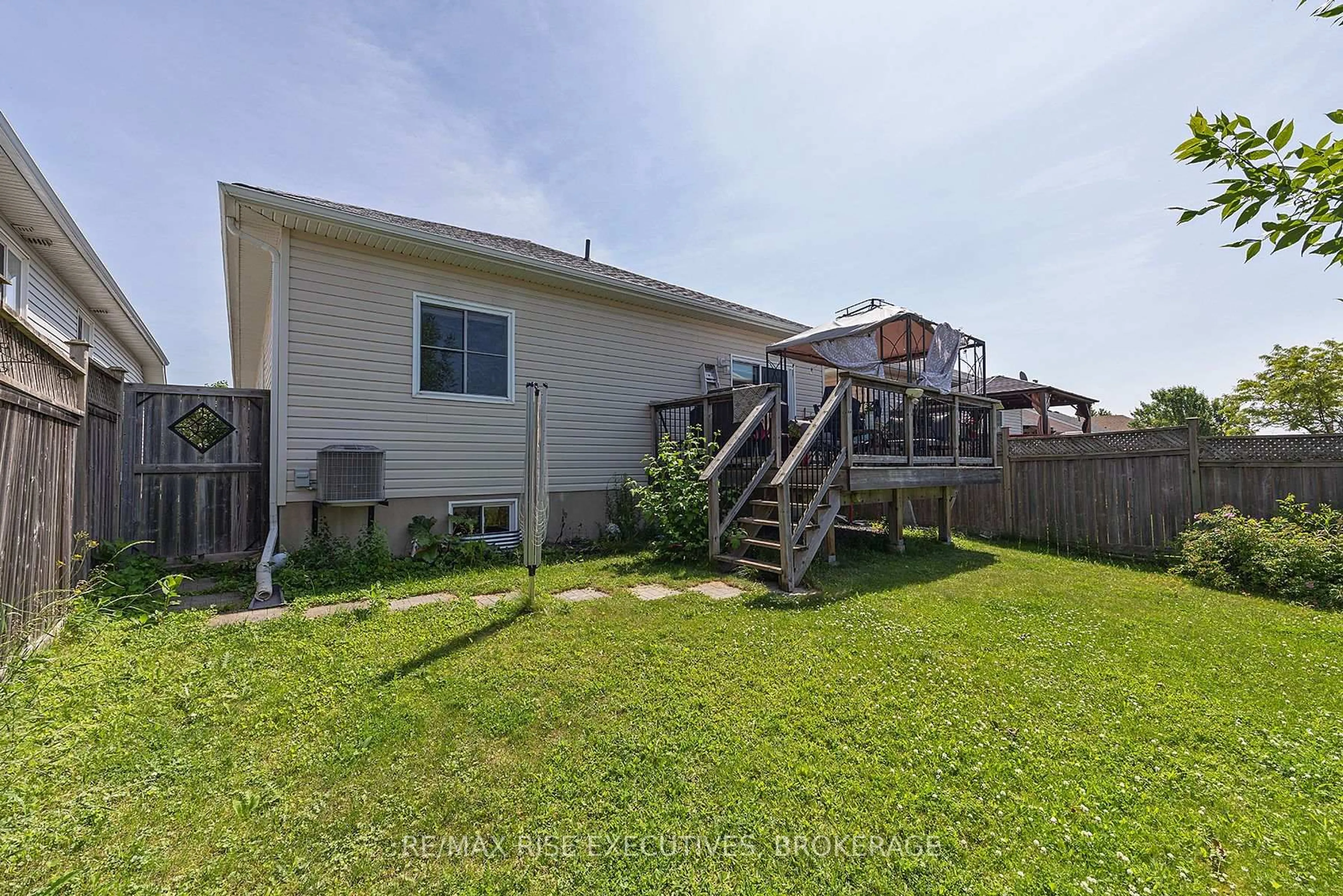 A pic from outside/outdoor area/front of a property/back of a property/a pic from drone, water/lake/river/ocean view for 2069 Swanfield St, Kingston Ontario K7M 0A9