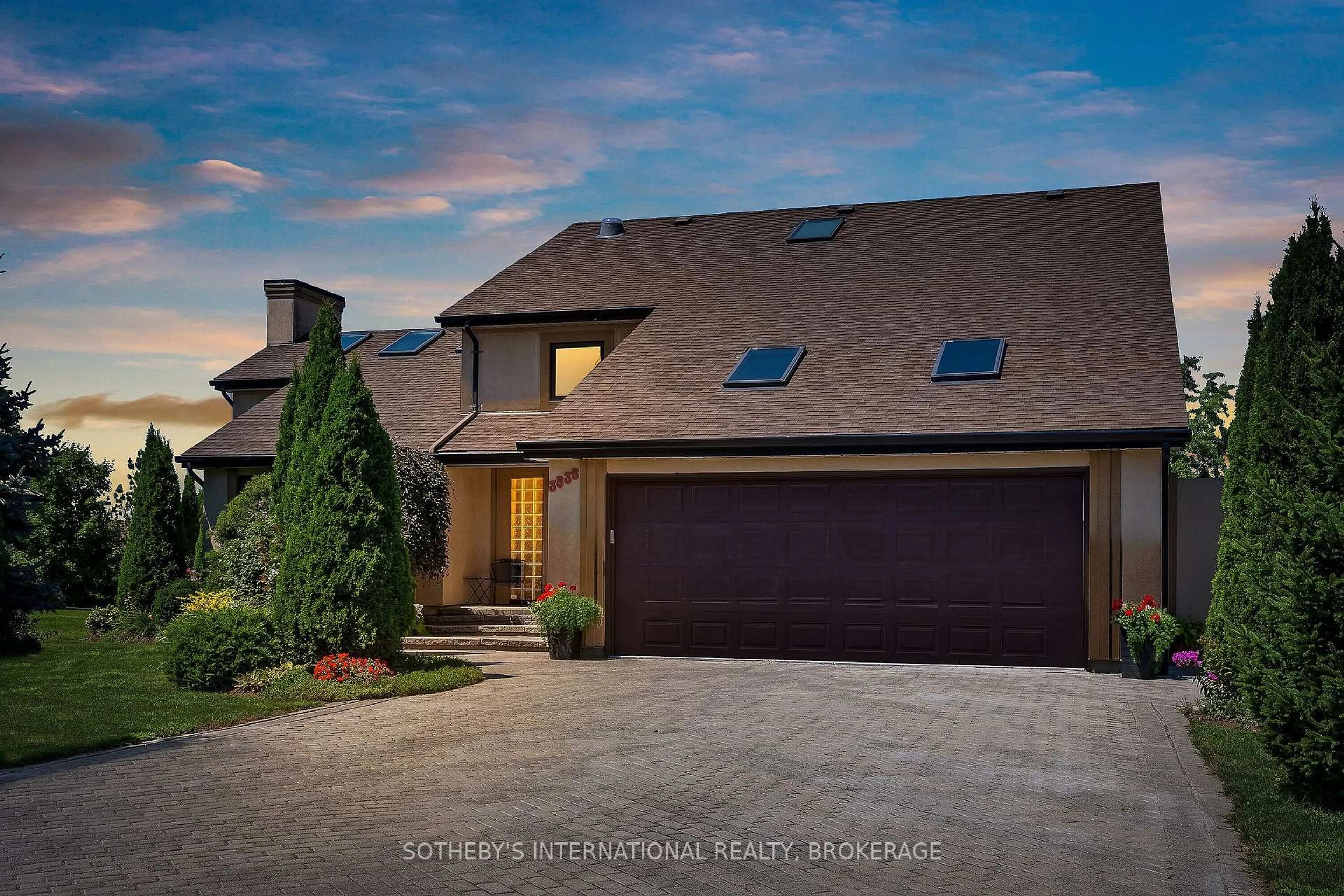 Home with brick exterior material, street for 3535 Cardinal Dr, Niagara Falls Ontario L2H 2Y1