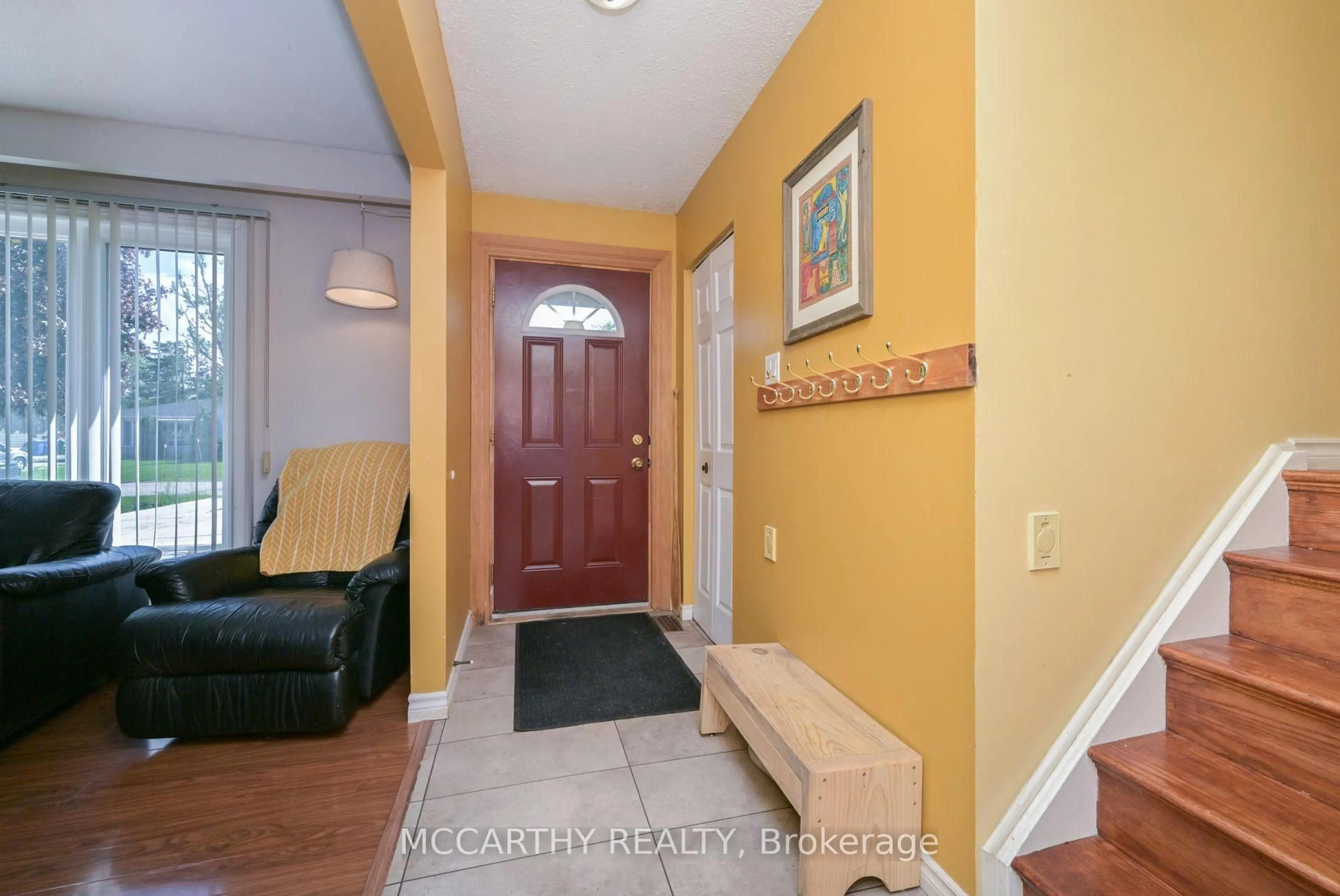Indoor entryway for 7 McDowell St, Southgate Ontario N0C 1B0