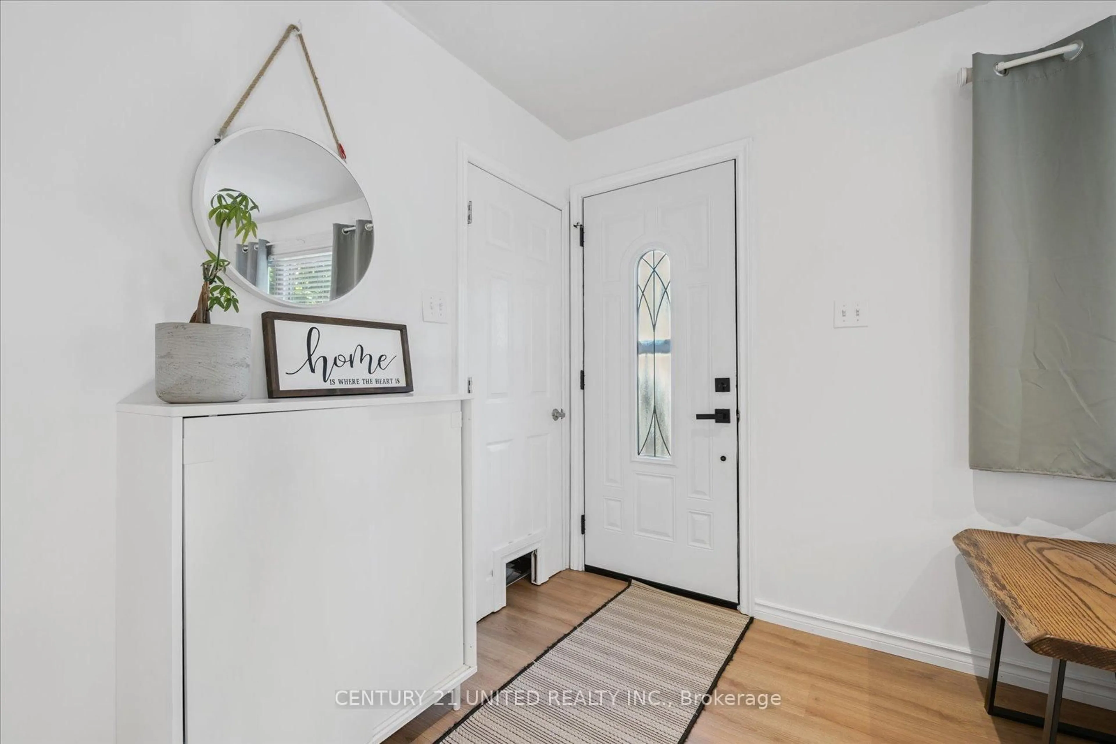 Indoor entryway for 748 Brown St, Peterborough Central Ontario K9J 4K8