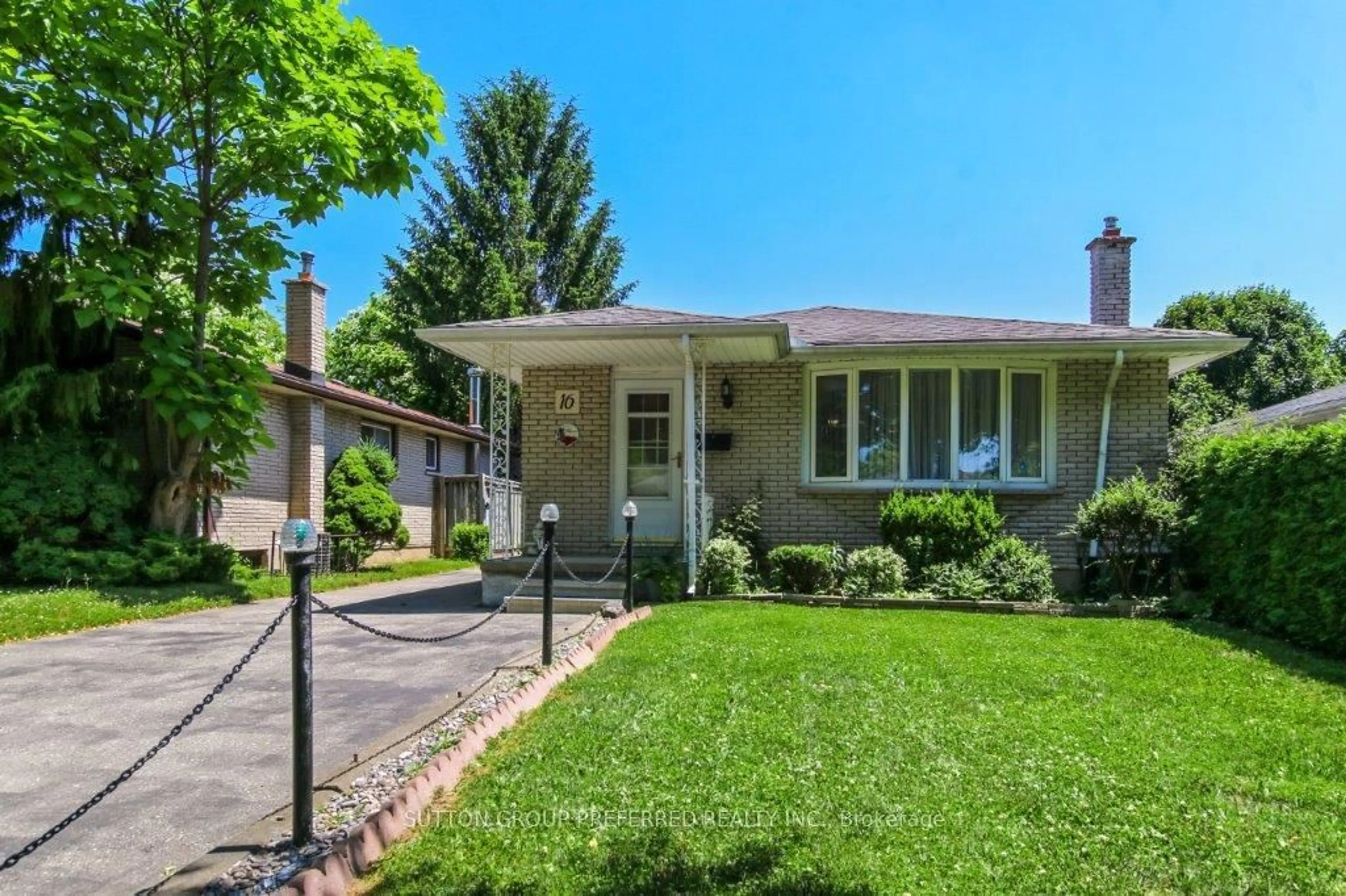 Unknown for 16 Kintail Cres, London South Ontario N6E 1J5