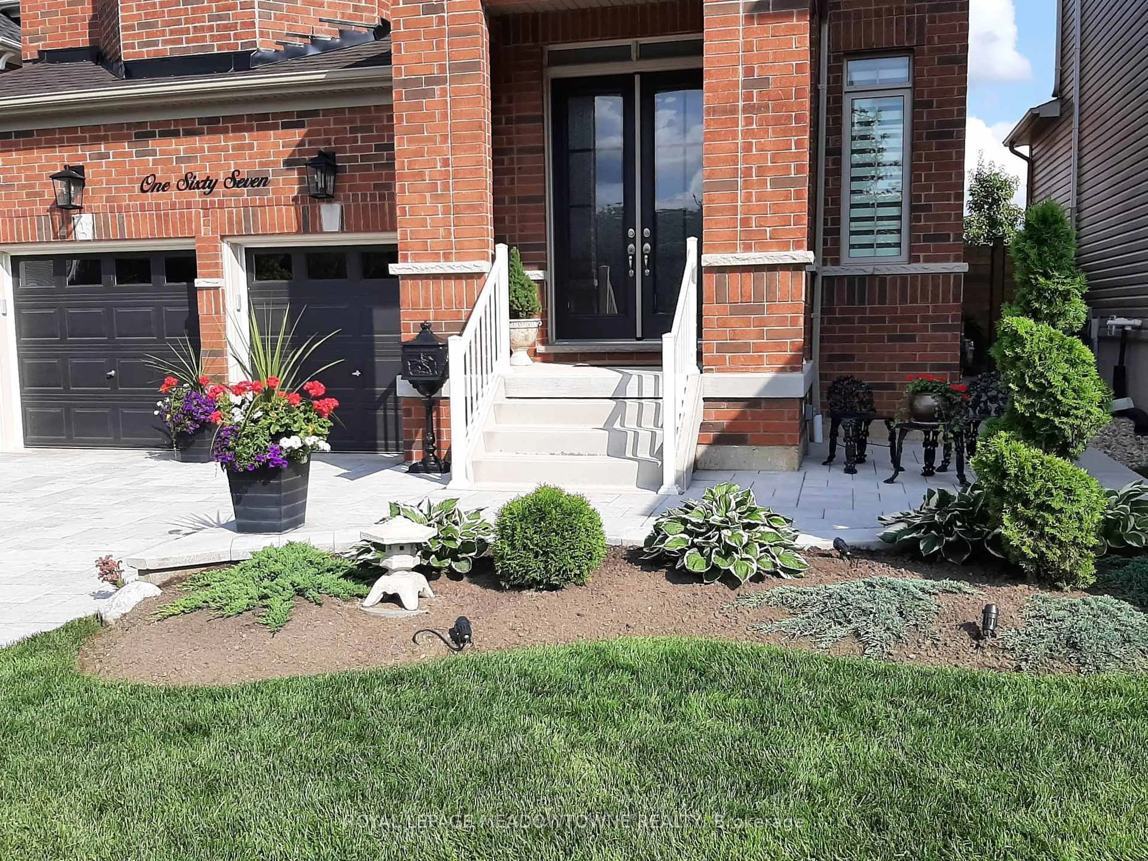 Patio, street for 167 Edgar Bonner Ave, Guelph/Eramosa Ontario N0B 2K0