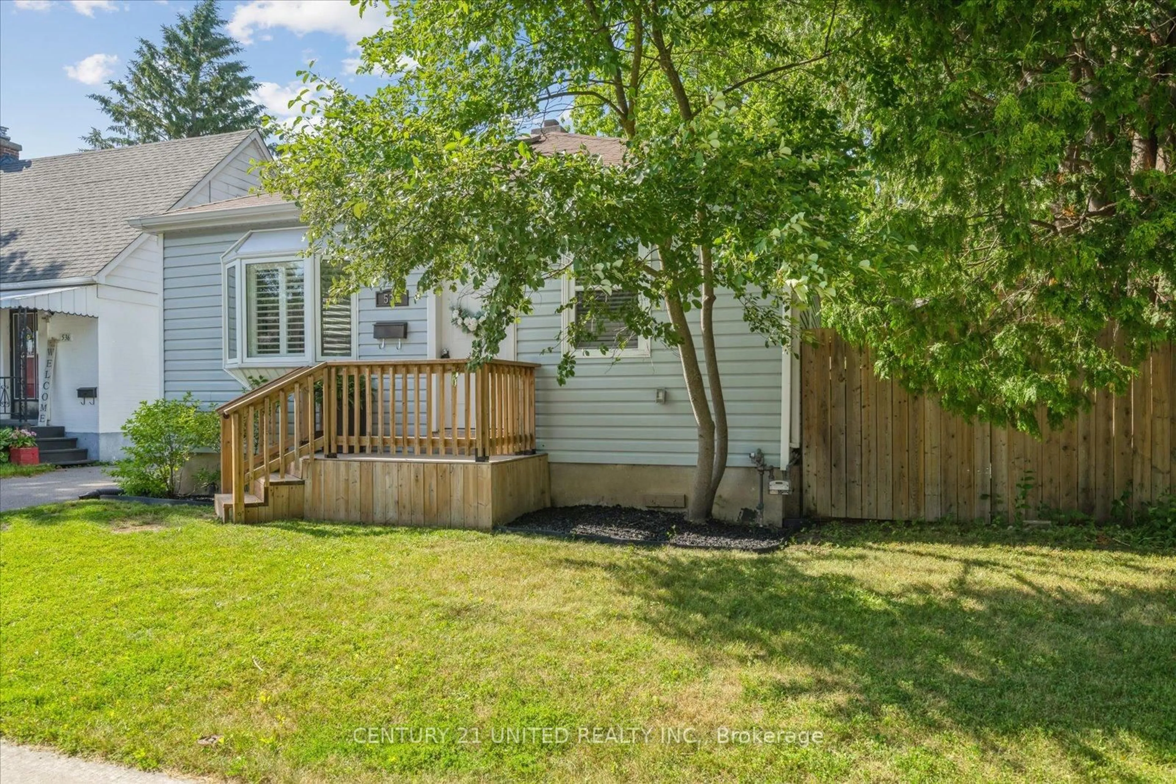 Patio, street for 532 Hamilton St, Peterborough South Ontario K9J 4C1
