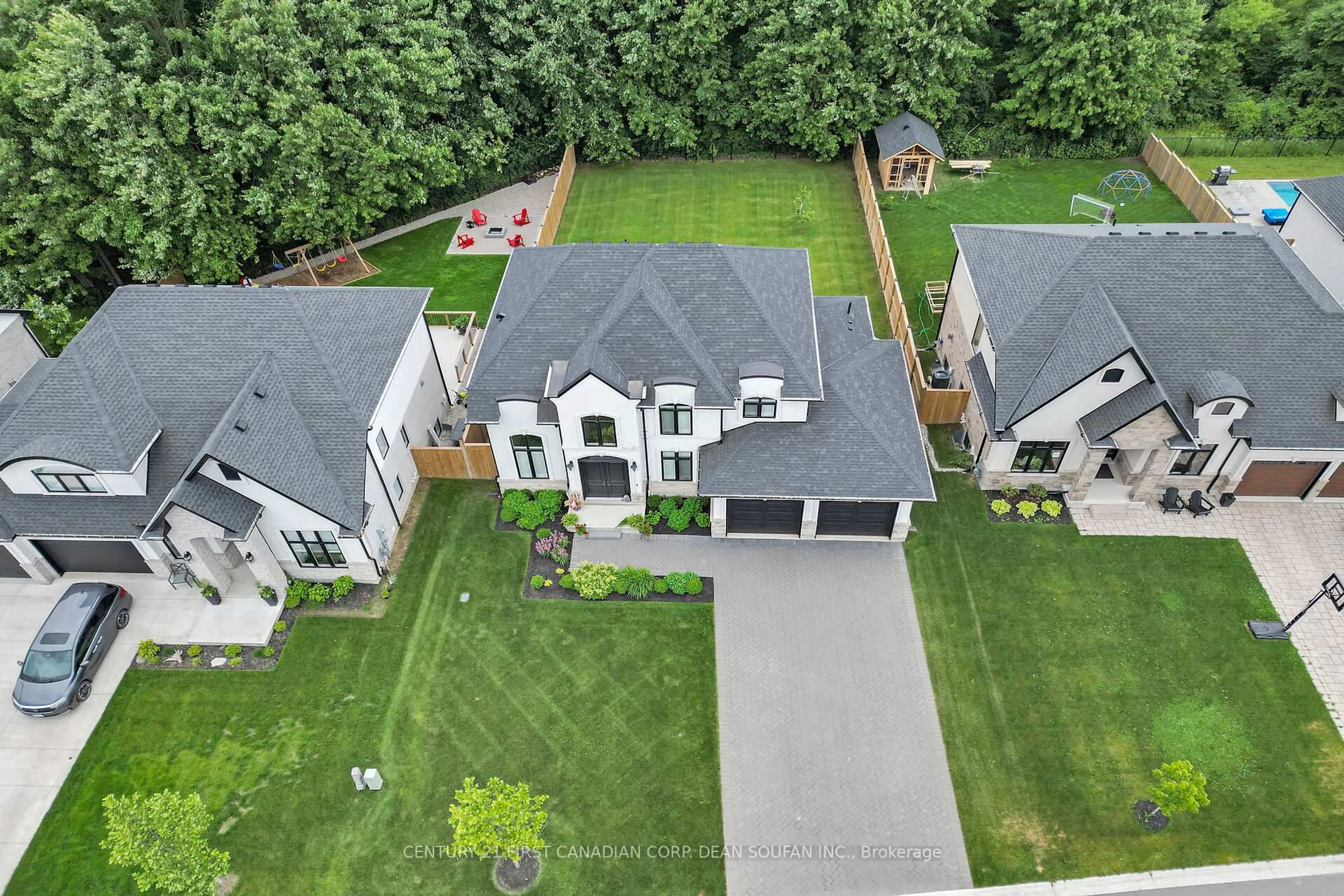 A pic from outside/outdoor area/front of a property/back of a property/a pic from drone, street for 81 Foxborough Pl, Thames Centre Ontario N0M 2P0