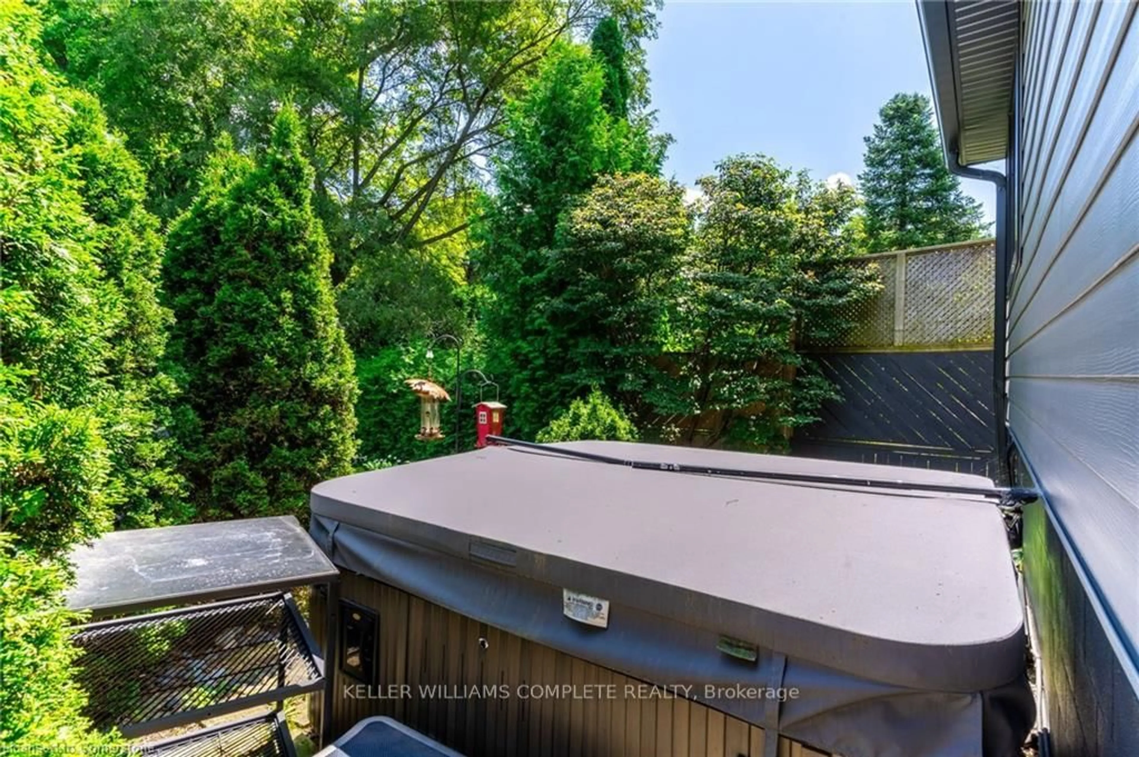 Patio, water/lake/river/ocean view for 173 Cayuga Ave, Hamilton Ontario L9G 3B3