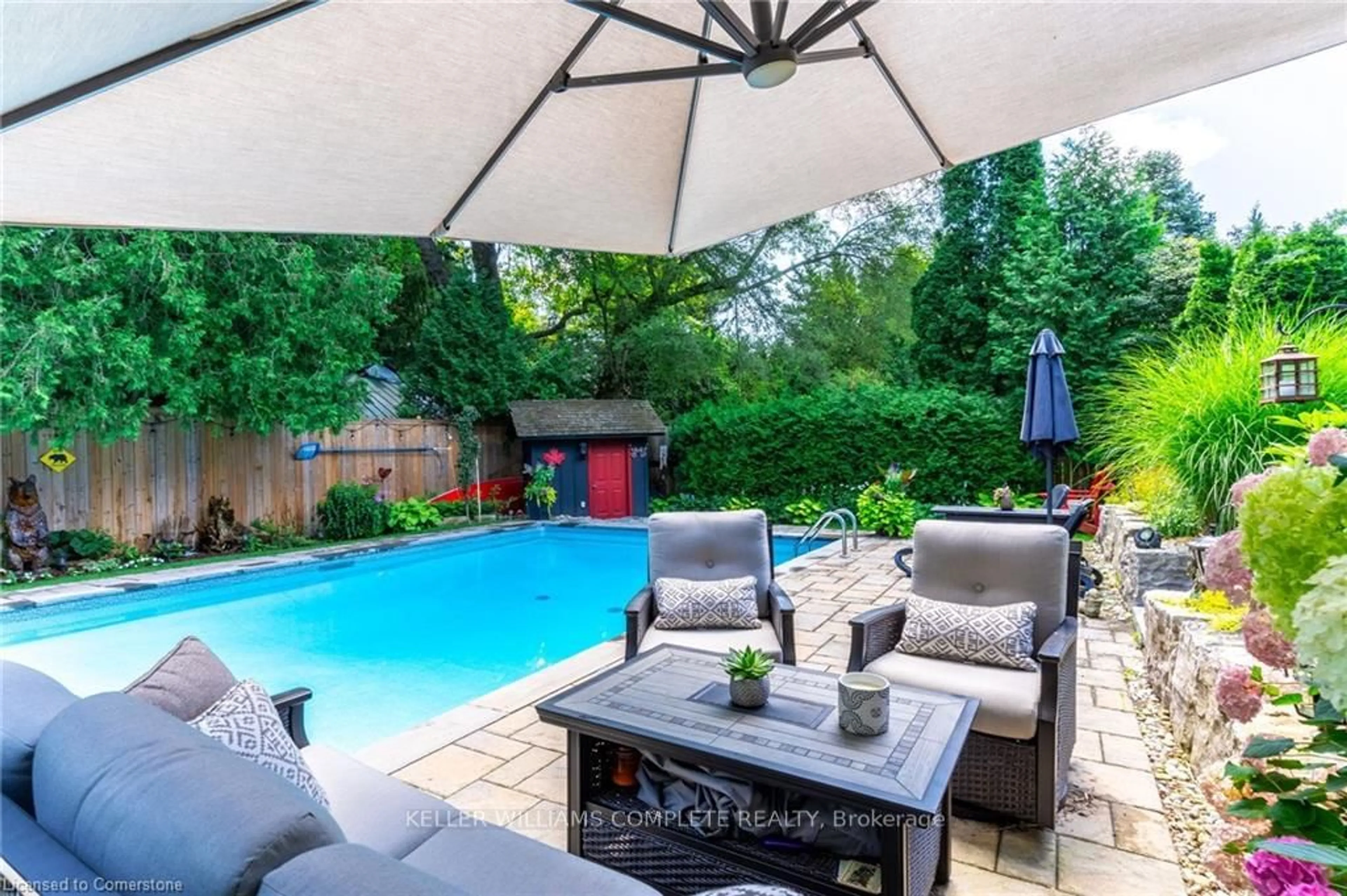 Patio, street for 173 Cayuga Ave, Hamilton Ontario L9G 3B3