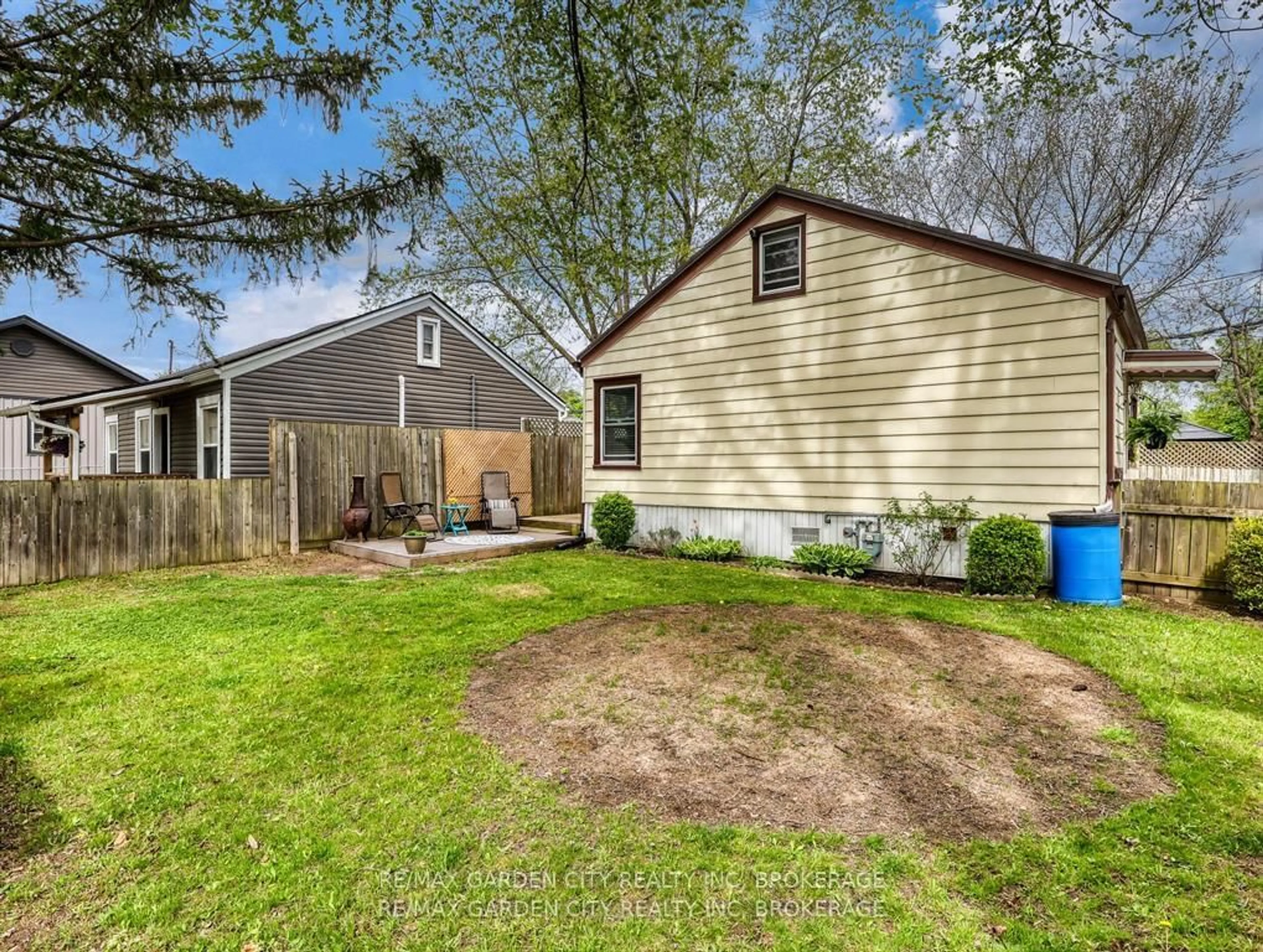 Shed for 346 FLEET St, Welland Ontario L3B 4X3