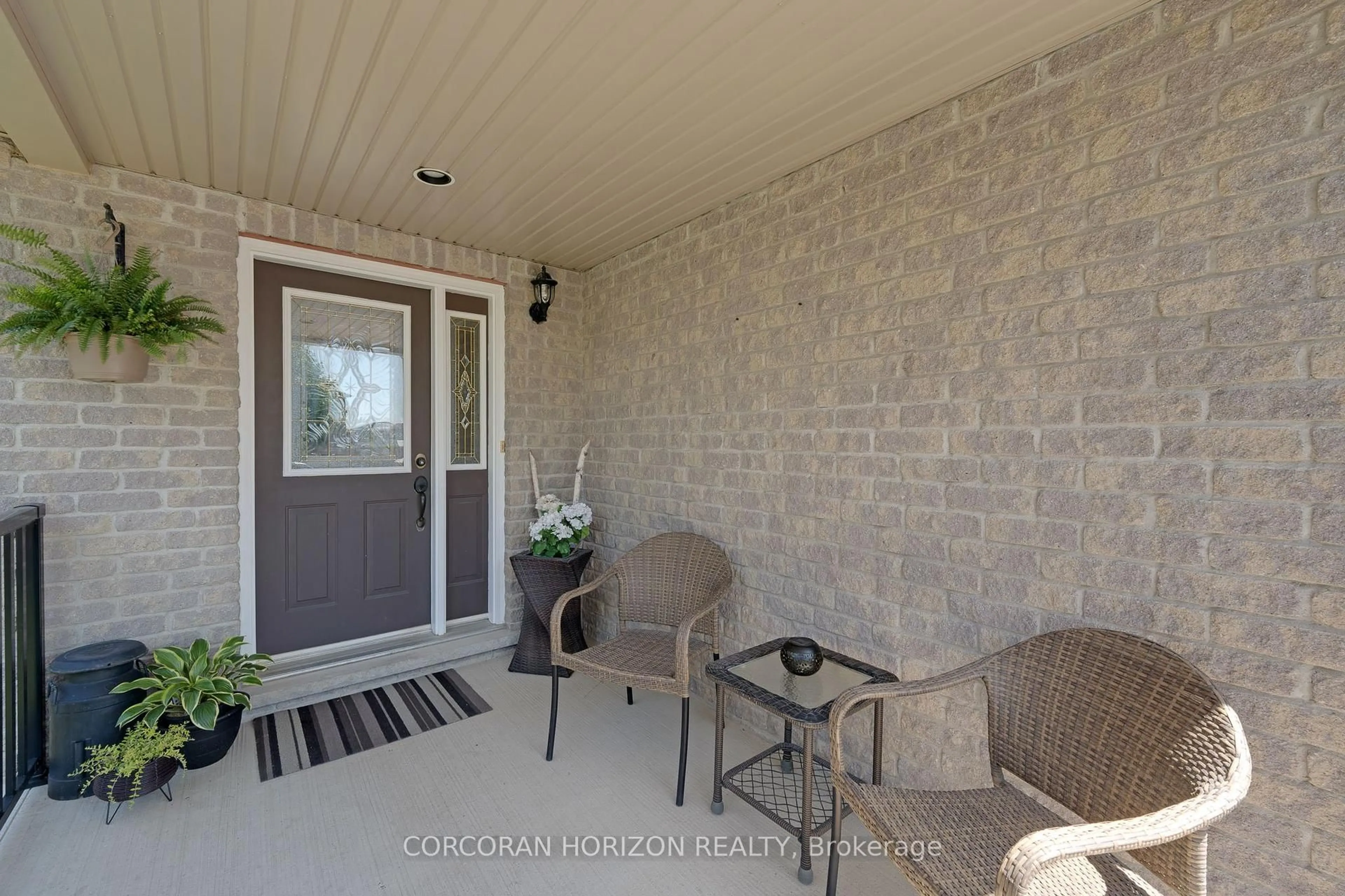 Patio, street for 549 Langlaw Dr, Cambridge Ontario N1P 1H8