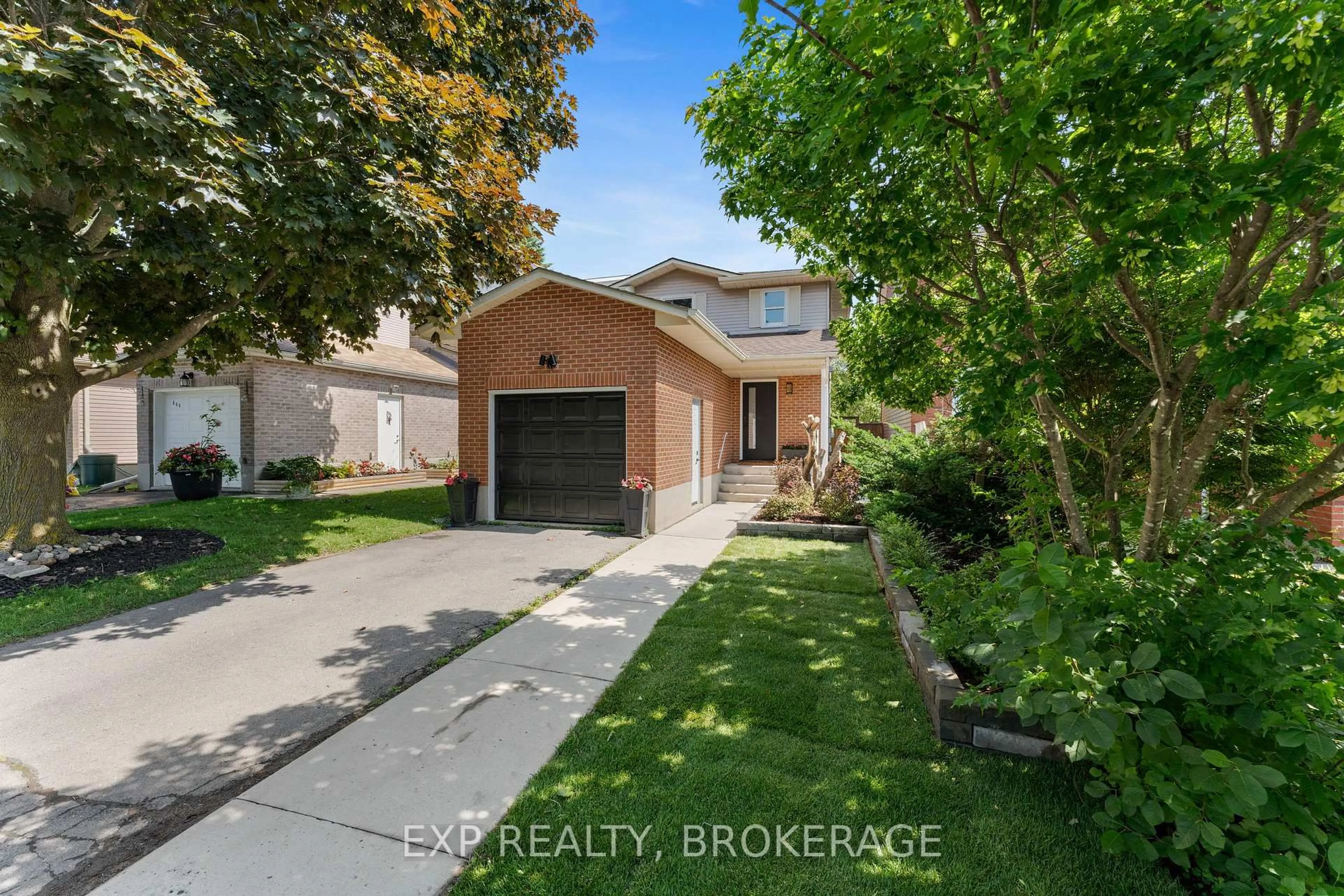 A pic from outside/outdoor area/front of a property/back of a property/a pic from drone, street for 882 CLEARFIELD Cres, Kingston Ontario K7P 1Z5