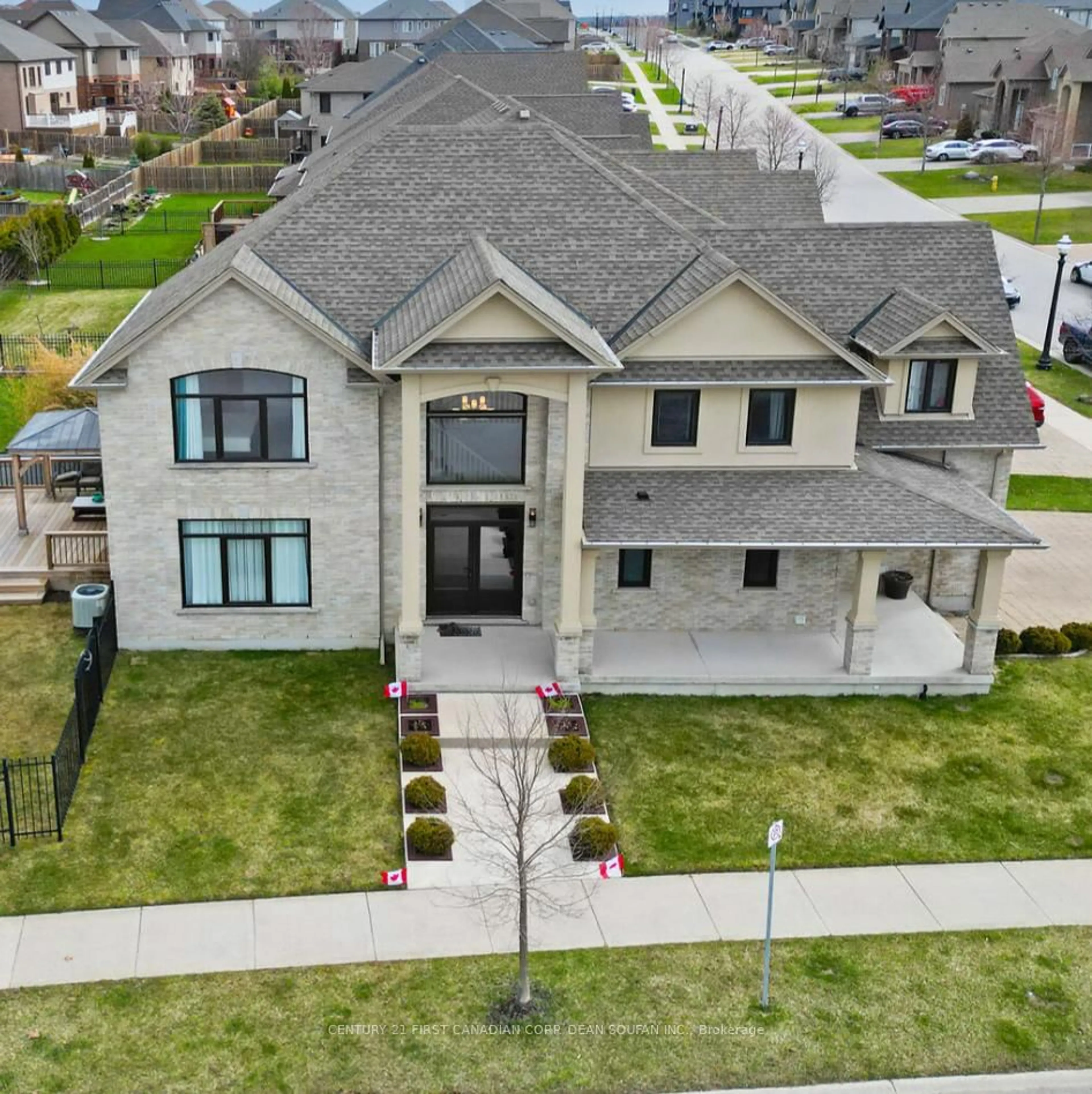 A pic from outside/outdoor area/front of a property/back of a property/a pic from drone, street for 702 Kleinburg Dr, London North Ontario N5X 0J8