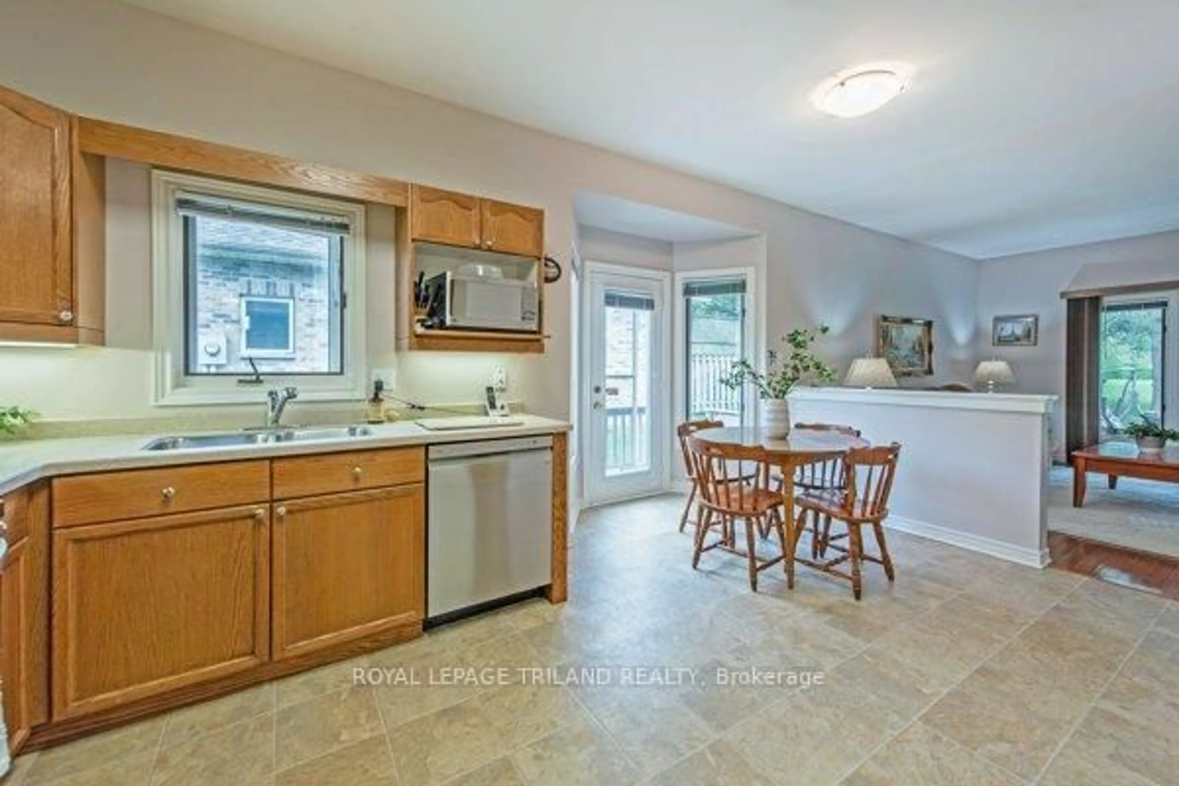 Open concept kitchen, ceramic/tile floor for 1241 Hamilton Rd #40, London East Ontario N5W 6B3