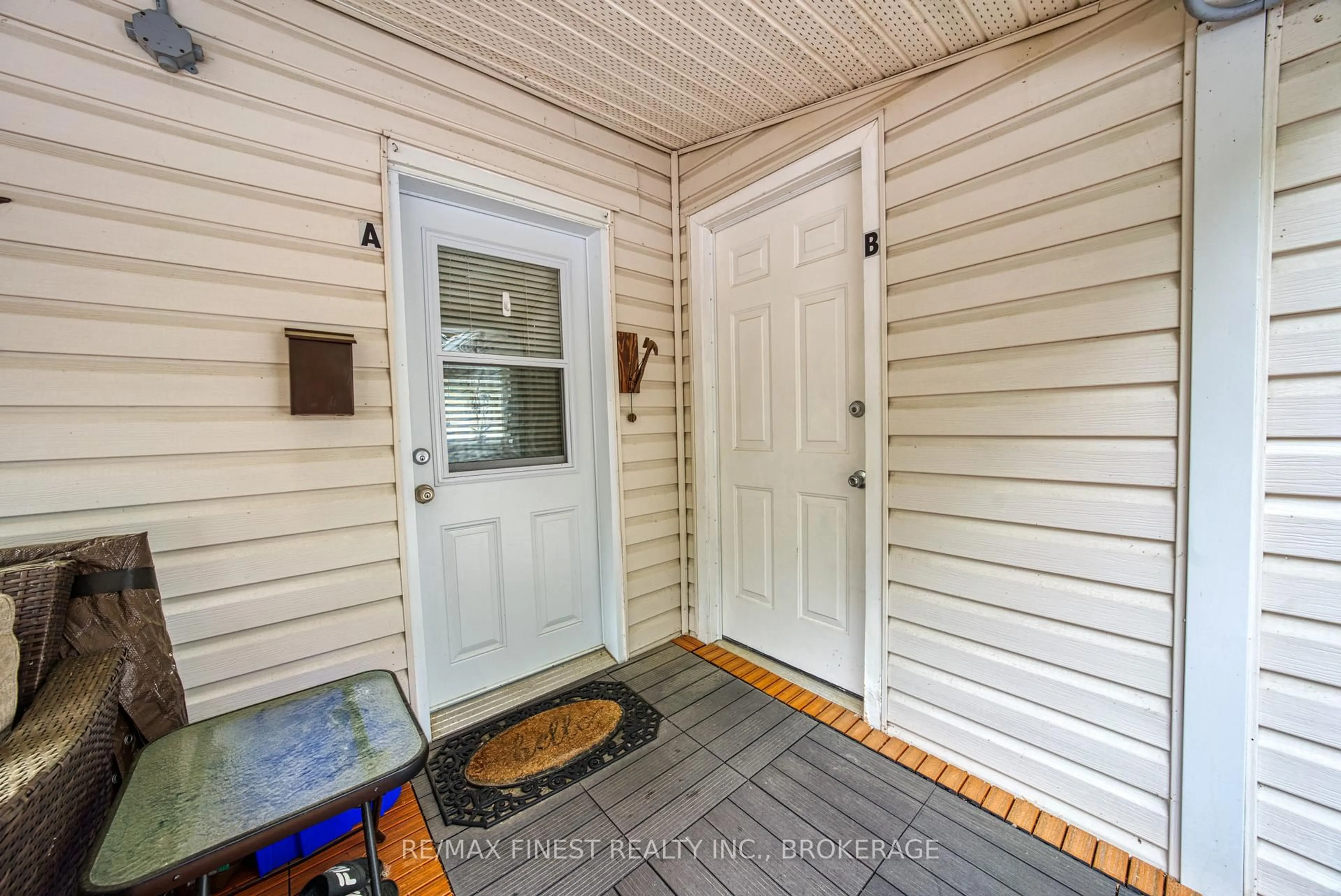 Indoor entryway for 6648 Highway 38, Verona Ontario K0H 2W0