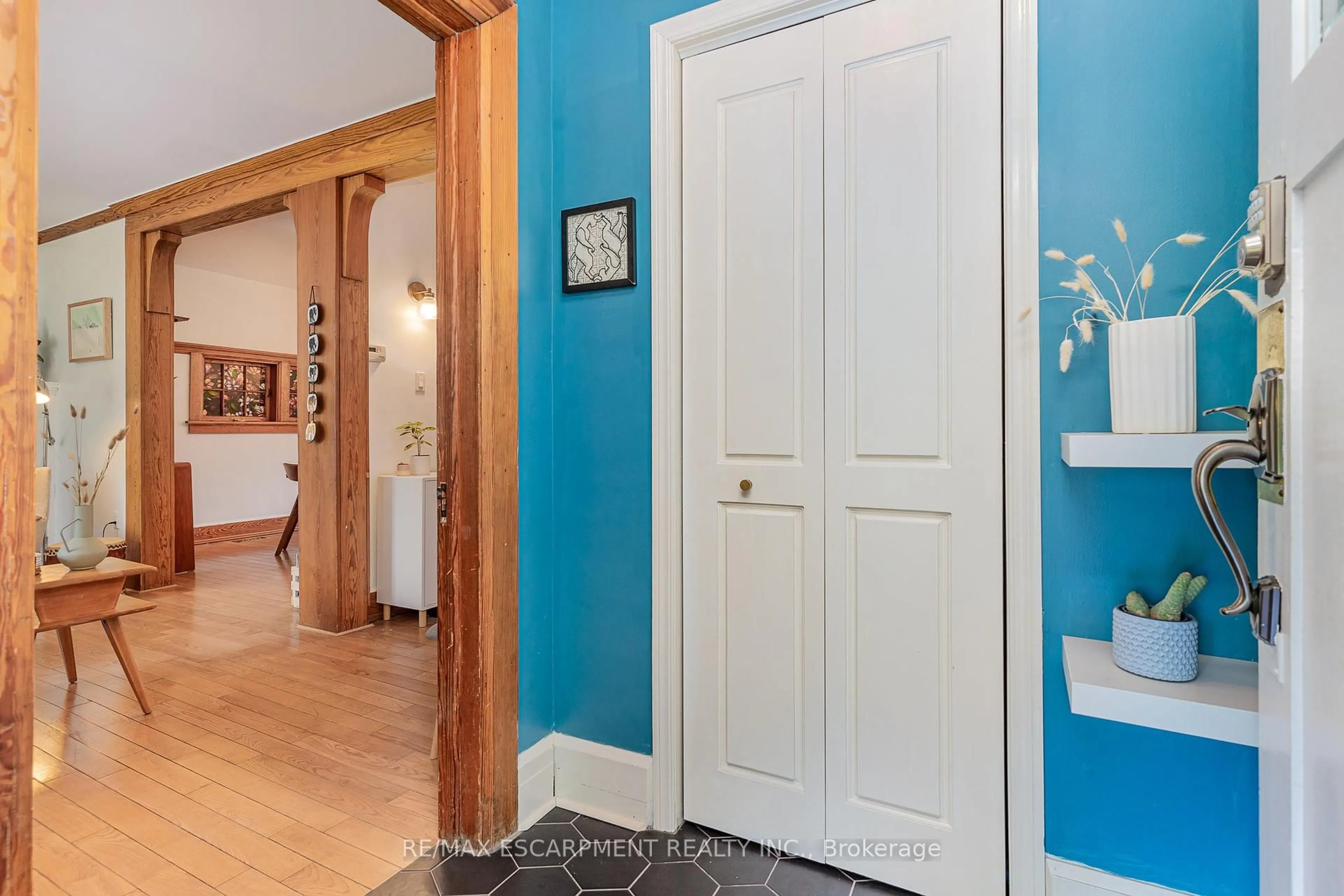 Unknown for 48 Eastbourne Ave, Hamilton Ontario L8M 2M7